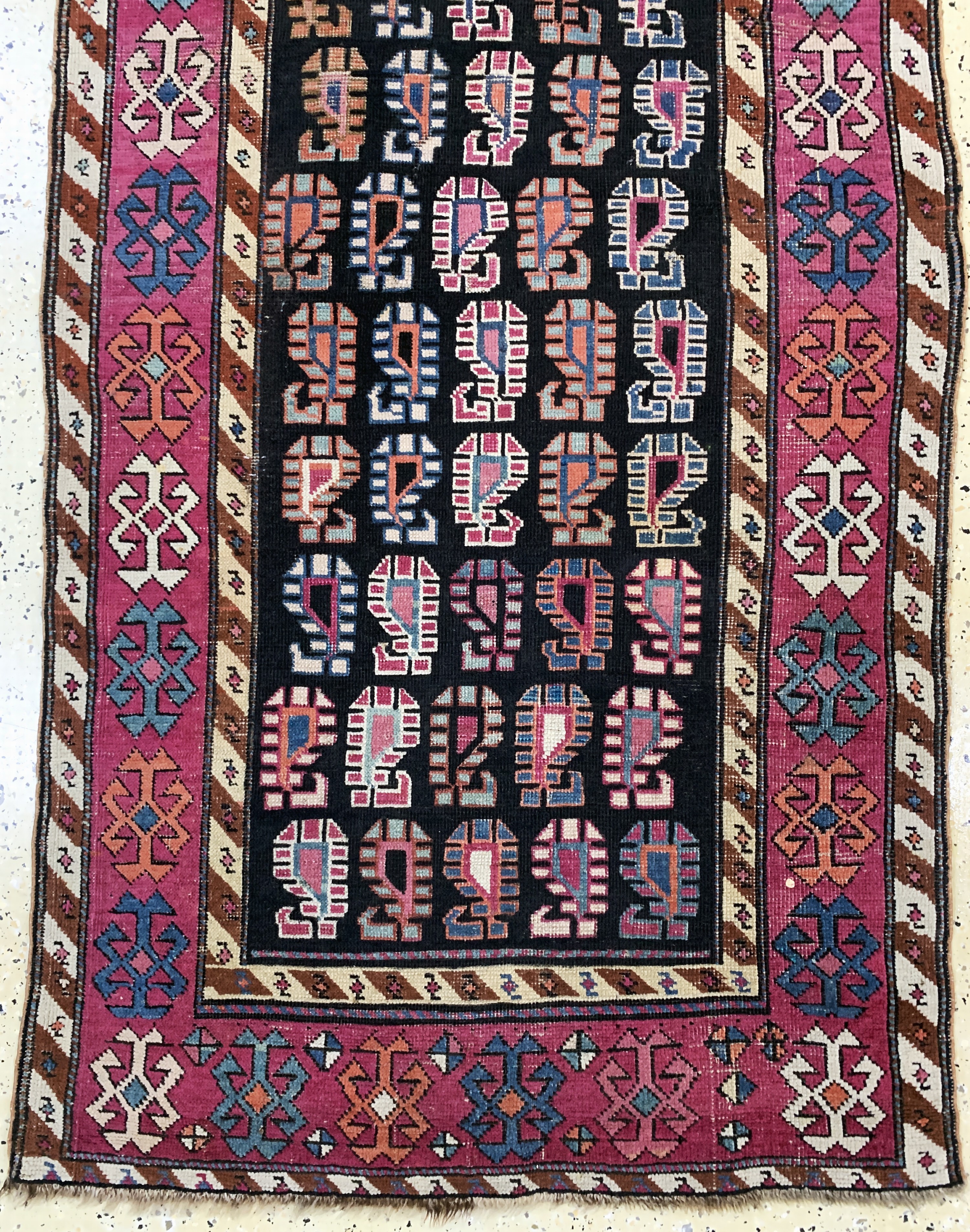 Detail c: Antiker Karabagh Kazak, Kaukasus, 19.Jhd, Wolle auf Wolle, ca. 270 x 95 cm, EHZ: 3