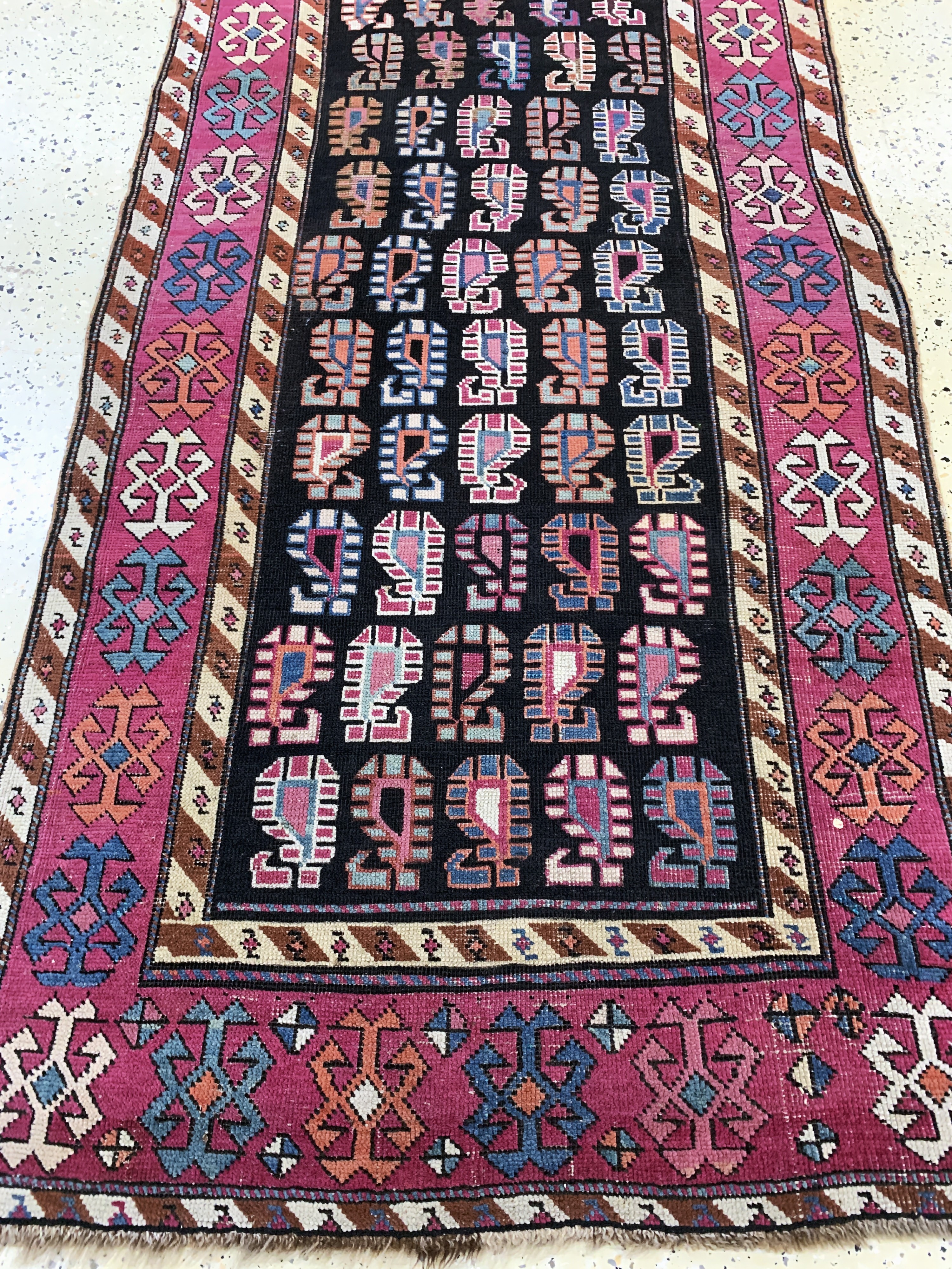 Detail e: Antiker Karabagh Kazak, Kaukasus, 19.Jhd, Wolle auf Wolle, ca. 270 x 95 cm, EHZ: 3