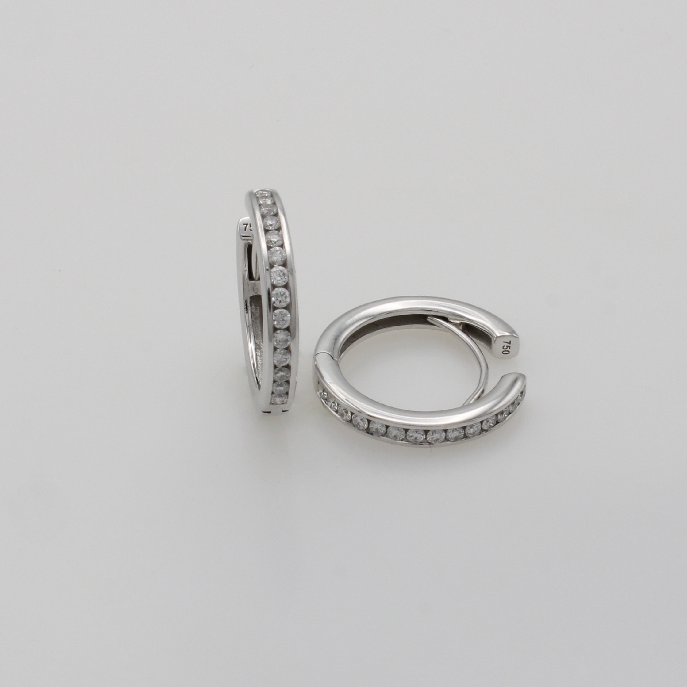 Image 27072844 - Paar Creolen mit Brillanten, WG 750/000, 20 Brill. zus. ca. 0.46 ct Weiß/si, D. ca. 1.5 ...