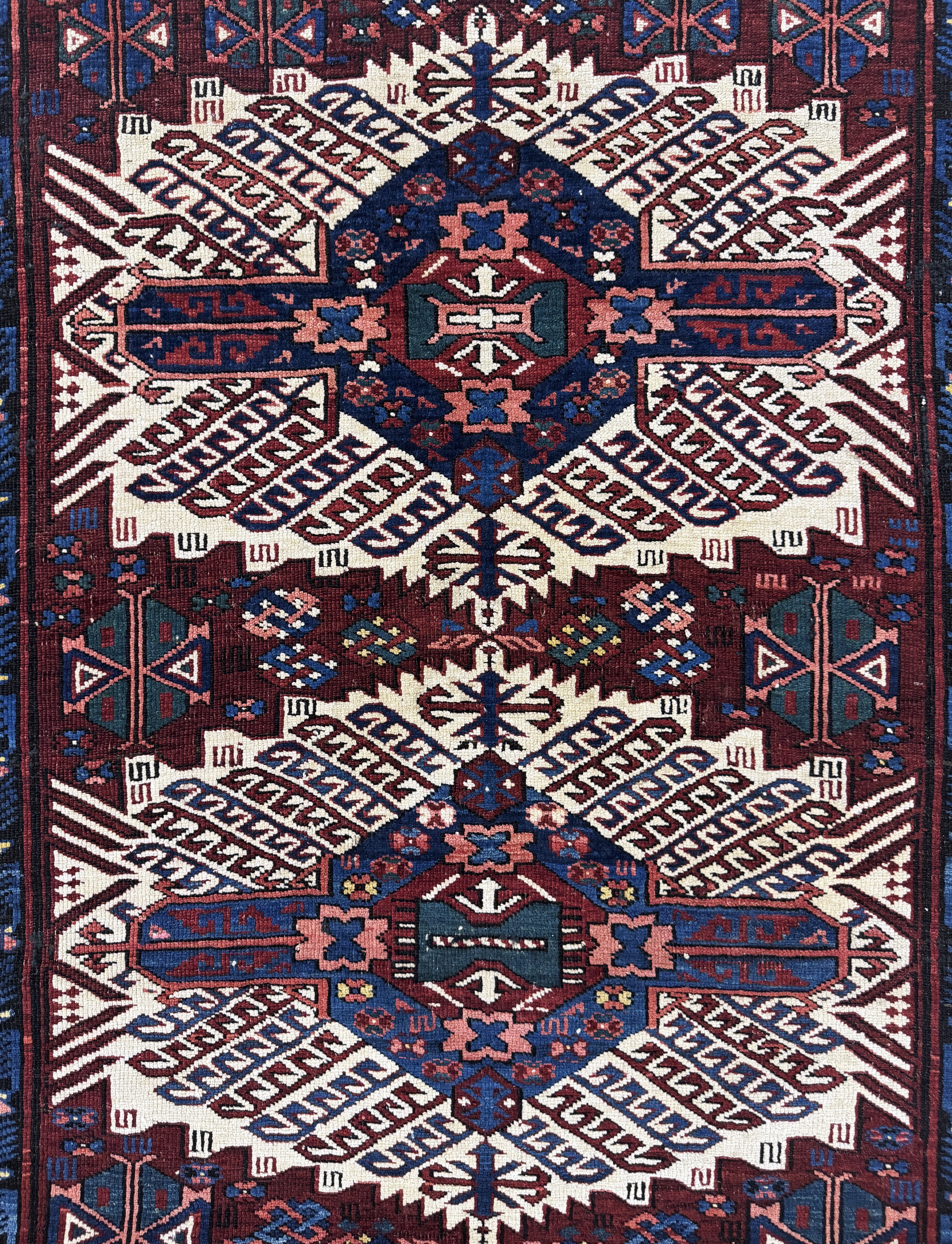 Detail d: Antiker"Zeijwa"Kazak, Kaukasus, 19.Jhd, Wolle auf Wolle, ca. 182 x 132 cm, EHZ: 2-3