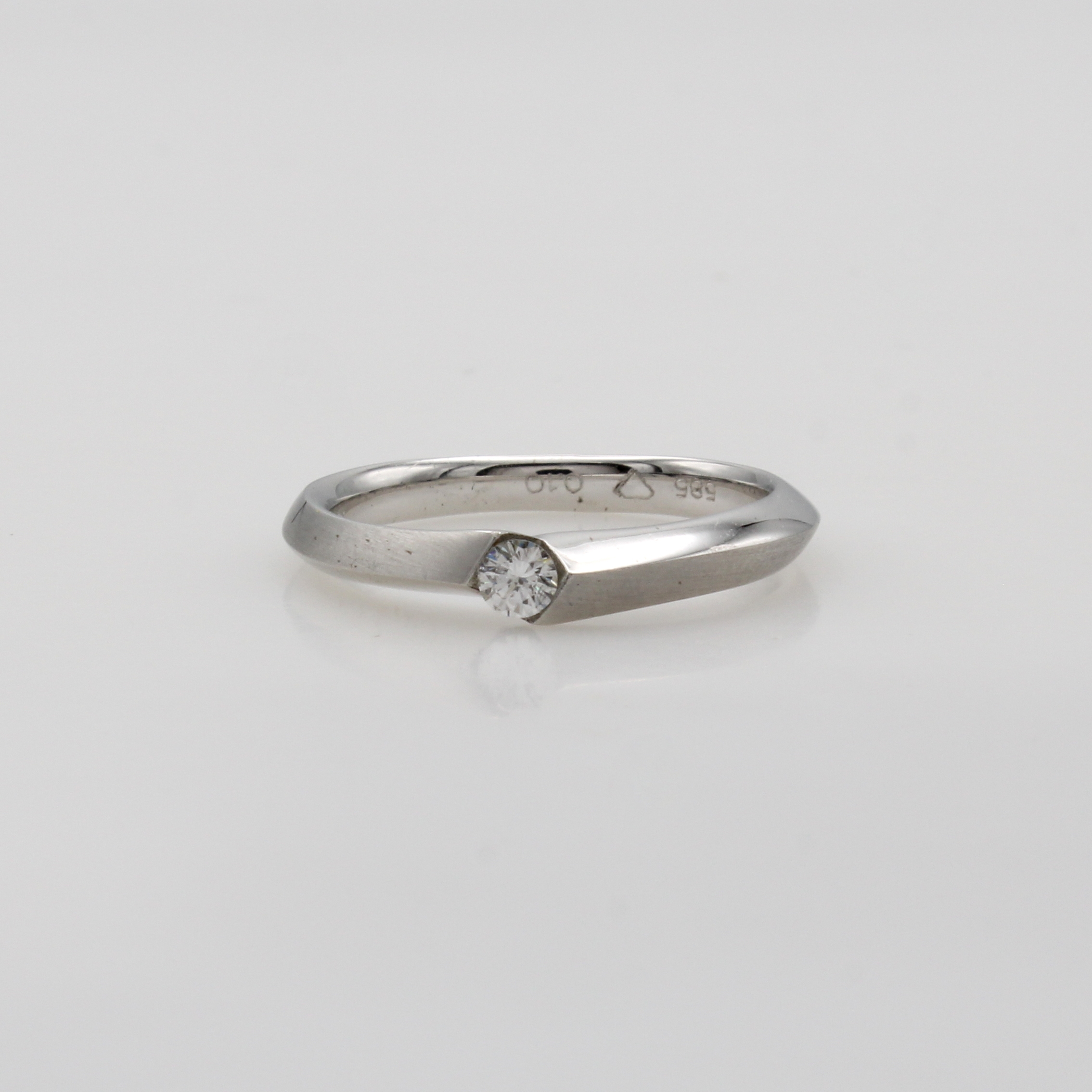 Image 27072858 - Ring mit Brillant, WG 585/000, z.T. matt., Brill. ca. 0.10 ct Weiß/si, RW ca. 55 ...
