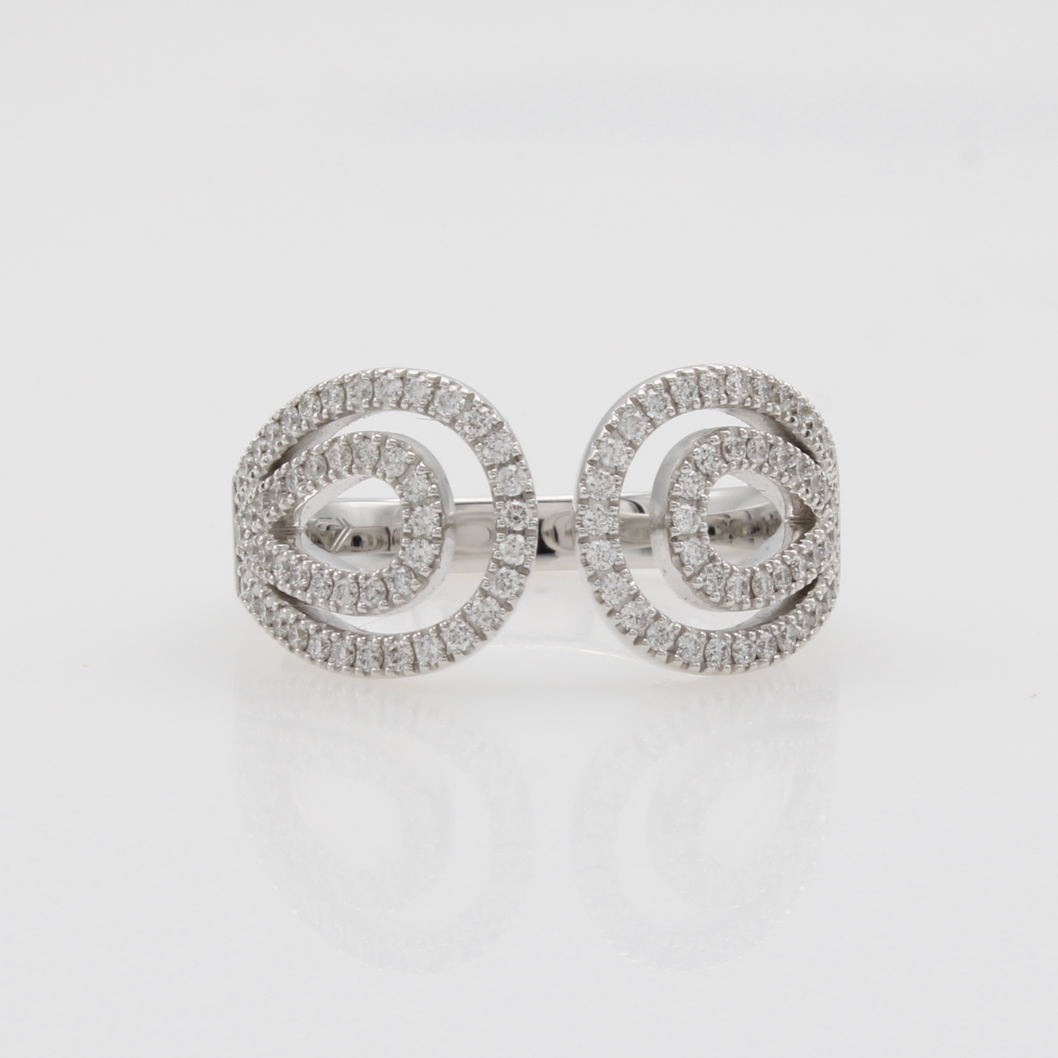 Image 27072861 - Ring mit Brillanten, WG 750/000, 98 Brill. zus. ca. 0.50 ct Weiß/si, offen verarb., RW ...