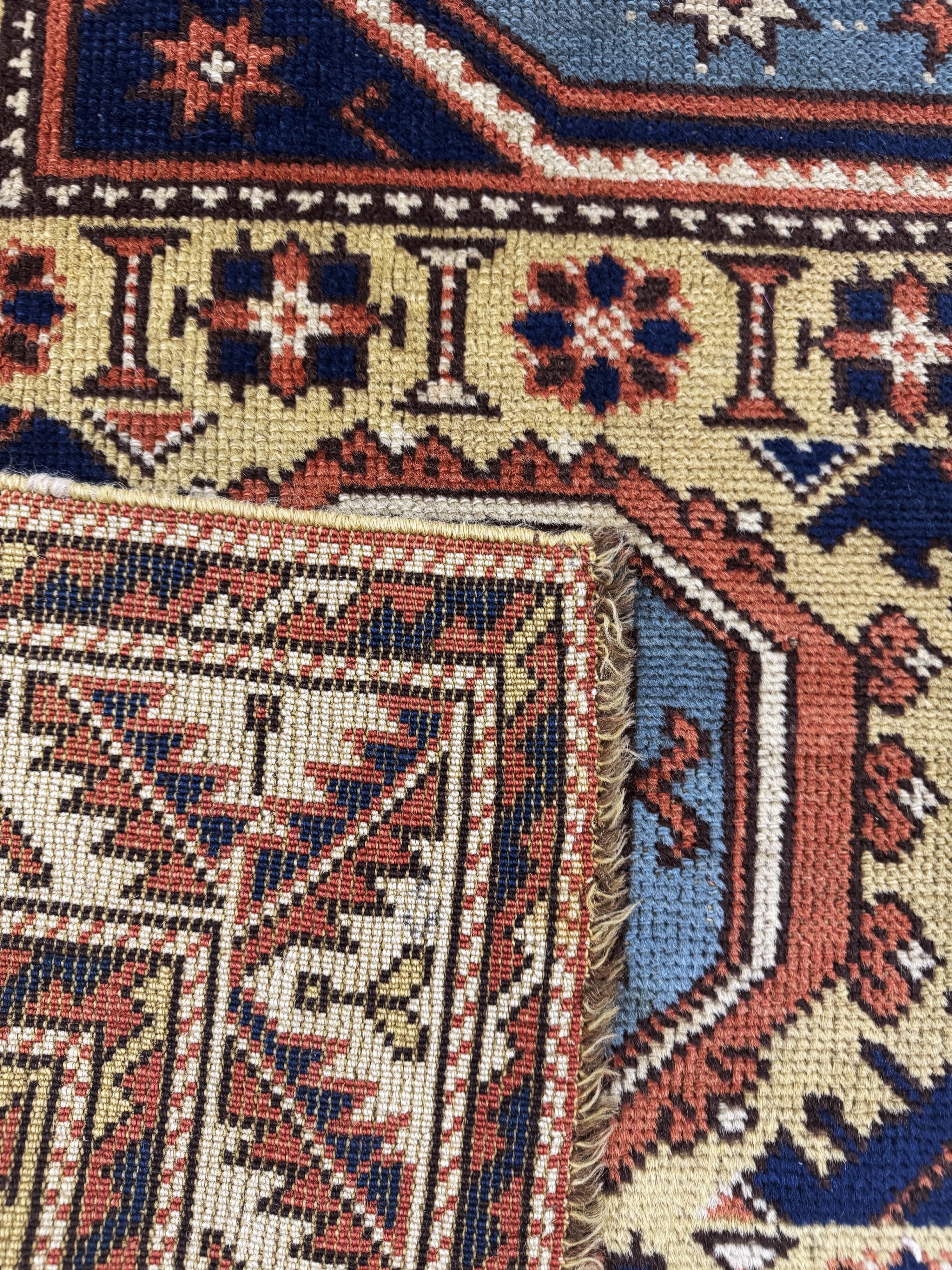 Detail h: Antiker Bergama, Türkei, um 1900, Wolle auf Wolle, ca. 180 x 145 cm, EHZ: 2-3, (restauriert)