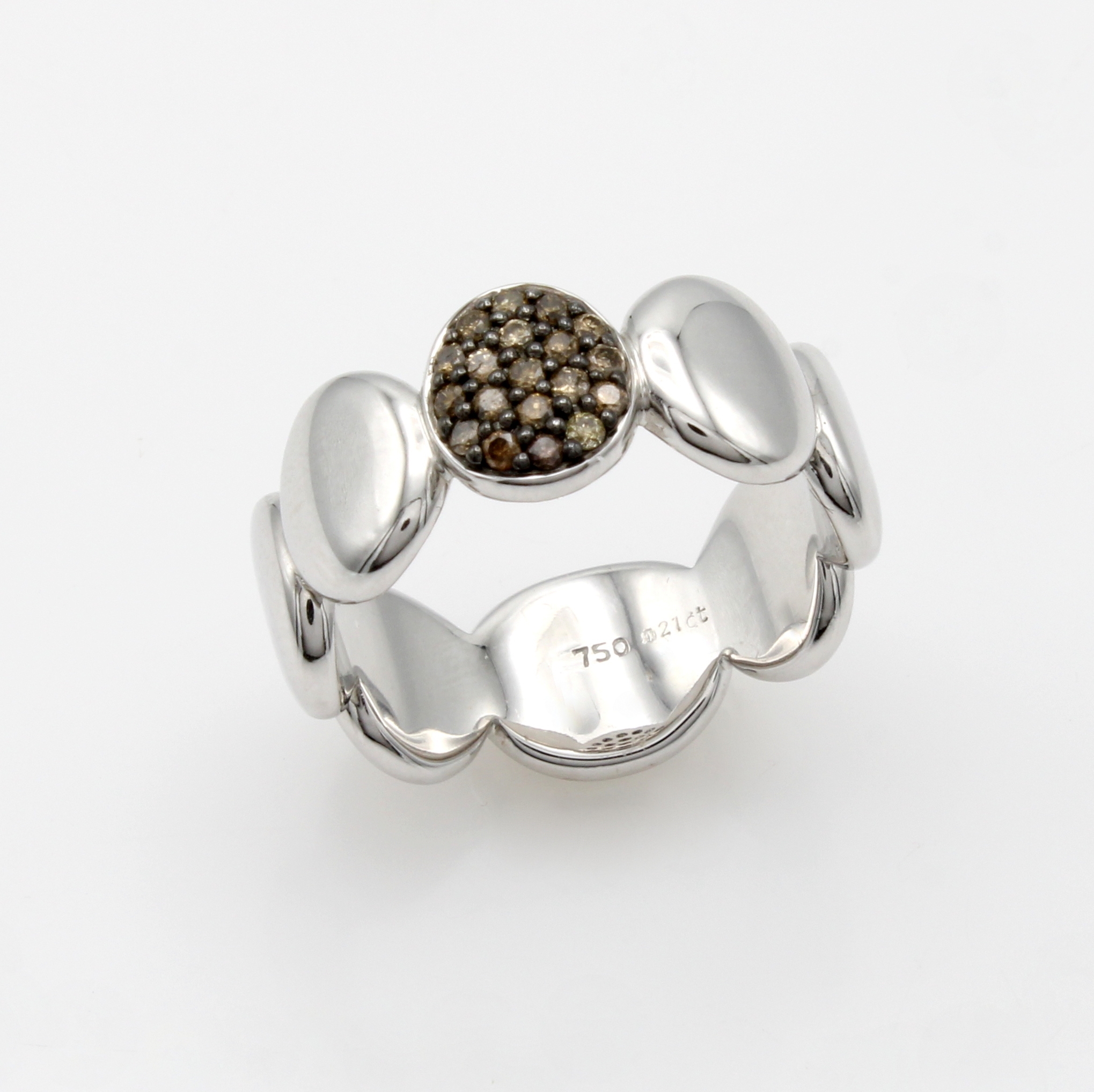 Image 27072870 - Ring mit Diamanten, WG 750/000, 82 Diam. zus. ca. 0.94 ct Braun/si, z.T. schwarz ...