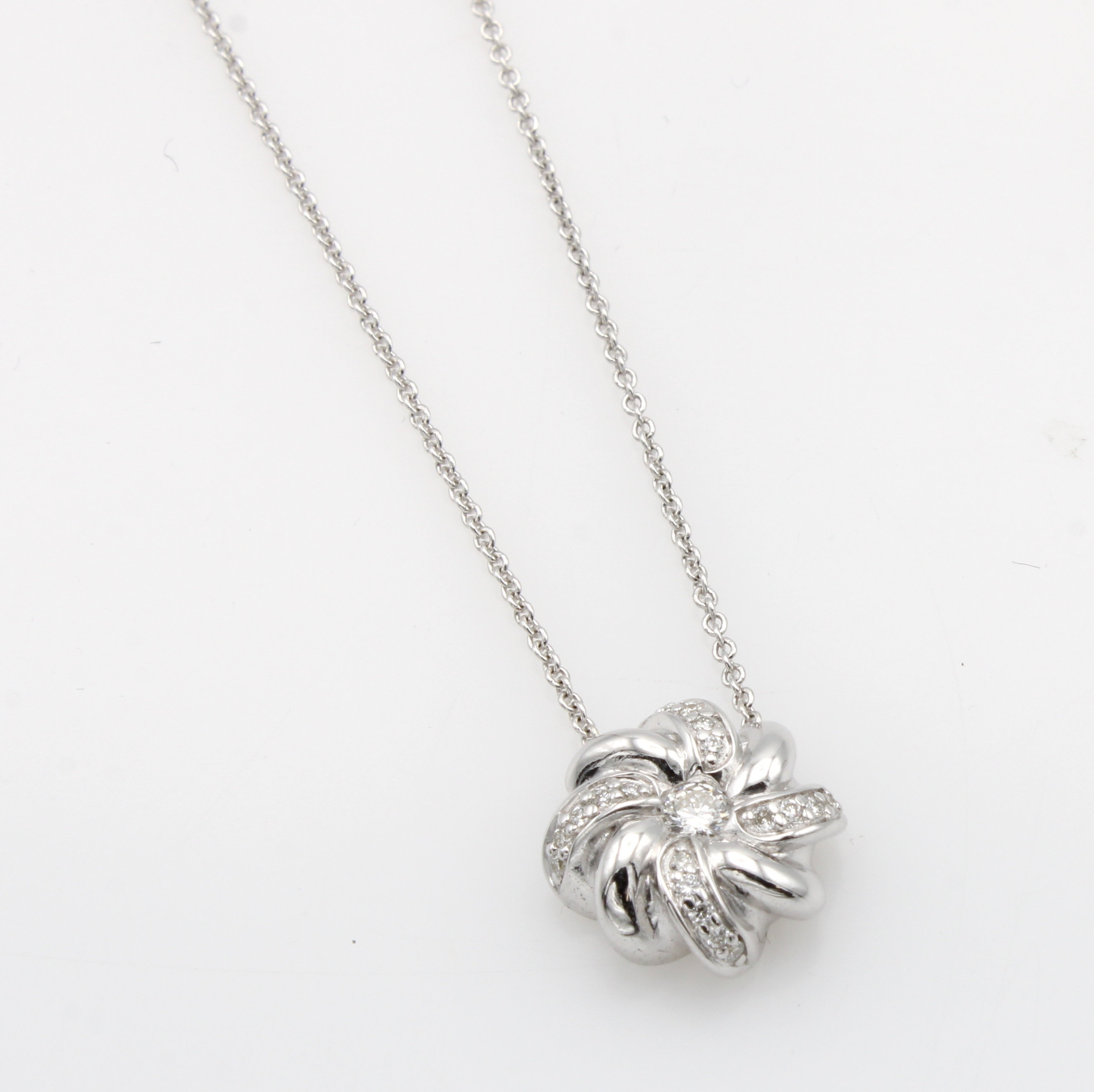 Image 27072884 - Anhänger mit Brillanten an Kette, WG 585/000, Brill. zus. ca. 0.13 ct Weiß/si, runde ...