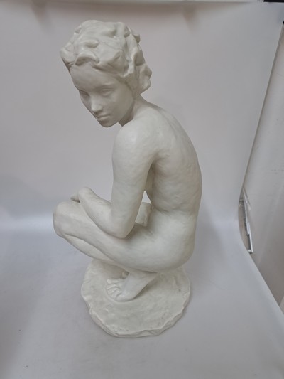 27072849e - Porzellanfigur ´Die Hockende´, Rosenthal Kunstabteilung, Entwurf Fritz Klimsch, sign., ...