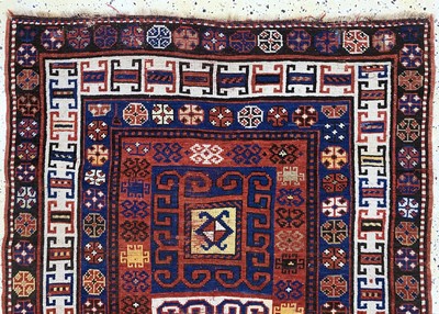 27072851a - Antiker Kazak, Kaukasus, datiert 1322(1900), Wolle auf Wolle, ca. 210 x 110 cm,EHZ: 3 ...