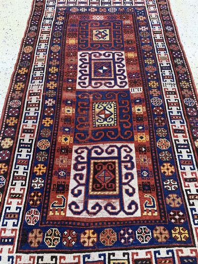 27072851d - Antiker Kazak, Kaukasus, datiert 1322(1900), Wolle auf Wolle, ca. 210 x 110 cm,EHZ: 3 ...