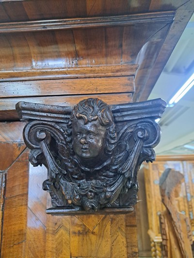 27072857d - Barock-Schrank/Pilasterschrank, Braunschweig, um 1720/30, Nußbaumfurnier auf ...