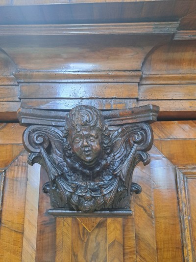 27072857e - Barock-Schrank/Pilasterschrank, Braunschweig, um 1720/30, Nußbaumfurnier auf ...