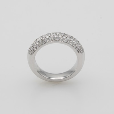 27072867a - Ring mit Brillanten, WG 750/000, 82 Brill. zus. ca. 0.94 ct Weiß/si, RW ca. 53 ...