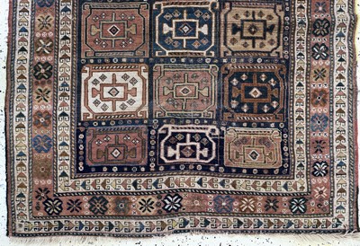 27072868b - Antiker Kazak, Kaukasus, 19.Jhd, Wolle auf Wolle, ca. 150 x 120 cm, EHZ: 3(restauriert) ...