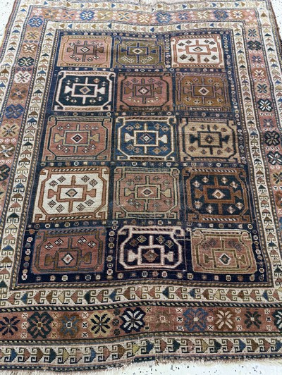 27072868d - Antiker Kazak, Kaukasus, 19.Jhd, Wolle auf Wolle, ca. 150 x 120 cm, EHZ: 3(restauriert) ...