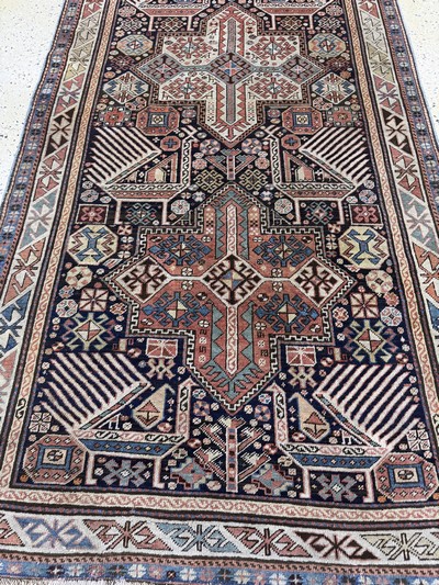 27072869e - Antique Kazak#´Akstafa#´, Caucasus, 19th century, wool on wool, approx. 285 x 120 cm, ...