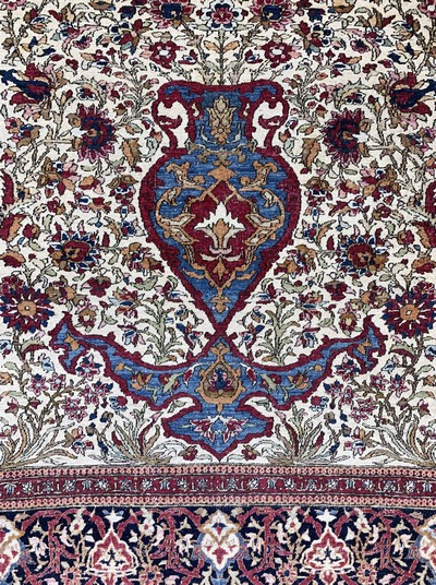 27072874c - Antique Isfahan, Persia, around 1900, wool on cotton, approx. 200 x 150 cm, condition: 3. ...