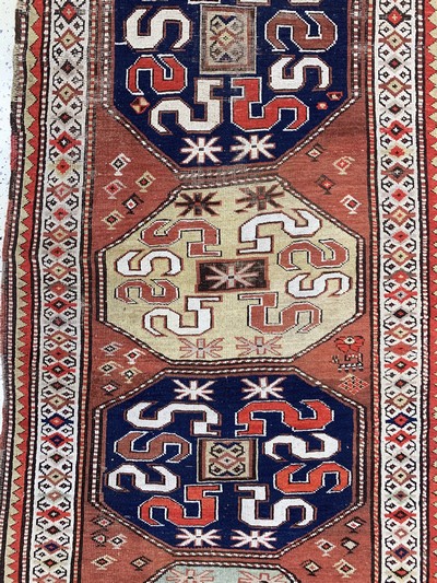 27072876b - Antiker´Wolkenband´Kazak, Kaukasus, 19.Jhd, Wolle auf Wolle, ca. 245 x 110 cm, EHZ: 3 ...