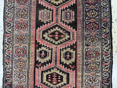 27072877b - Kurdischer´Dorfteppich´, Türkei, um 1900, Wolle auf Wolle, ca. 190 x 105 cm, EHZ: 2-3 ...