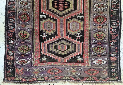 27072877c - Kurdischer´Dorfteppich´, Türkei, um 1900, Wolle auf Wolle, ca. 190 x 105 cm, EHZ: 2-3 ...