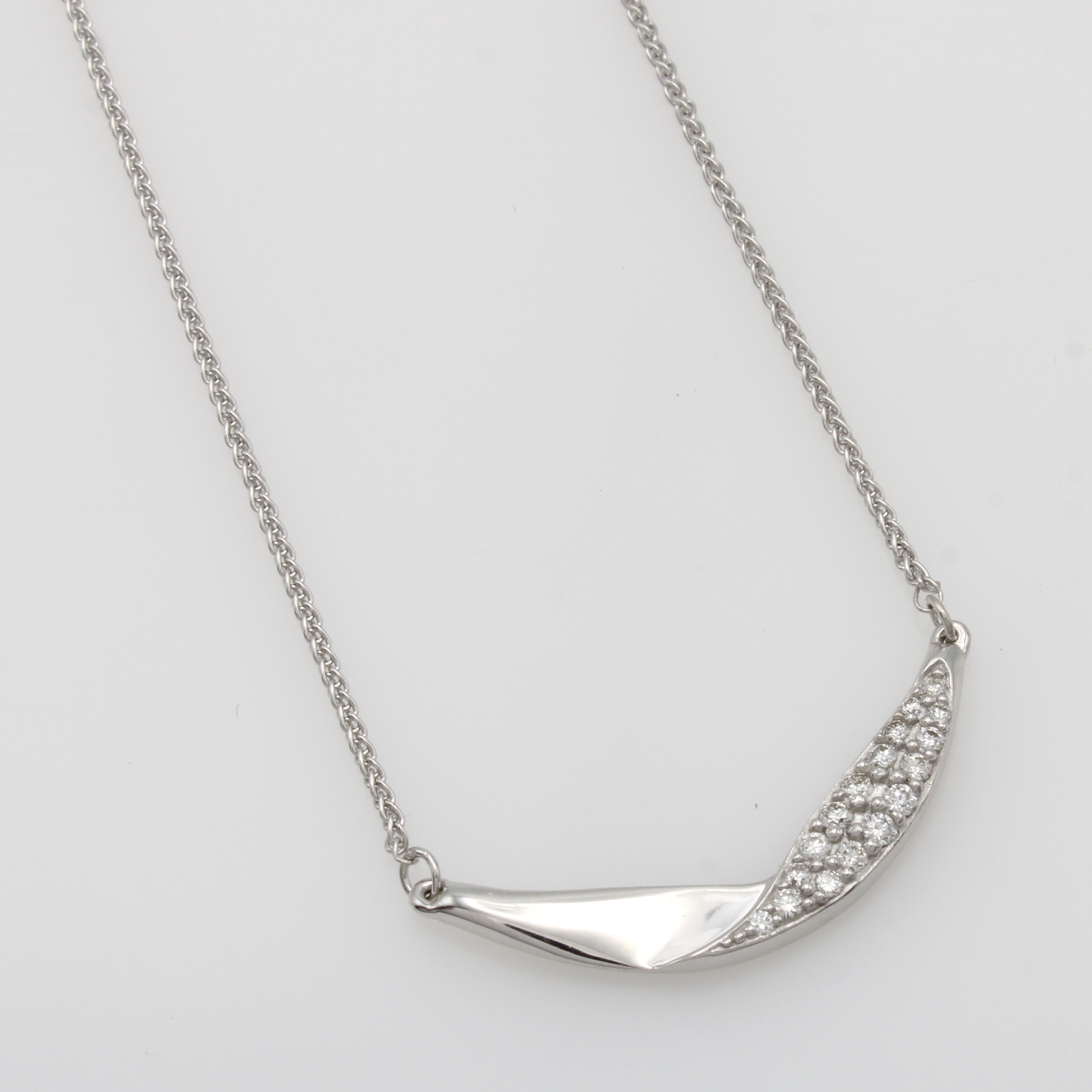 Image 27072901 - Collier mit Brillanten, WG 585/000, gebogenes Mittelteil zur Hälfte bes. m. Brill. zus. ...