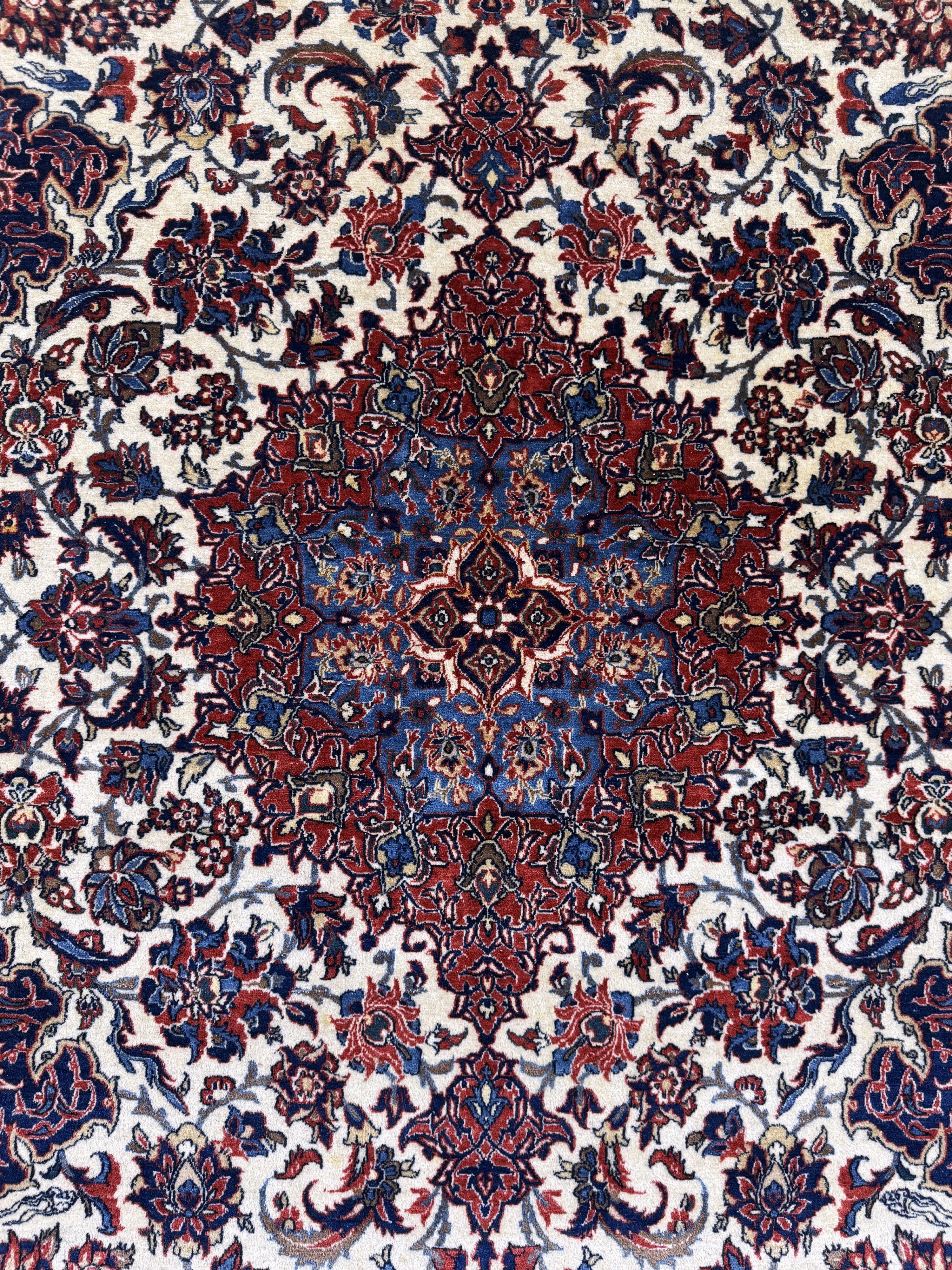 Detail c: Esfahan"Shooreshi"fein alt, Persien, Anfang20.Jhd, Korkwolle auf Baumwolle, ca. 235 x 155cm, ca. 1,0 Mio. Kn/qm, EHZ: 2