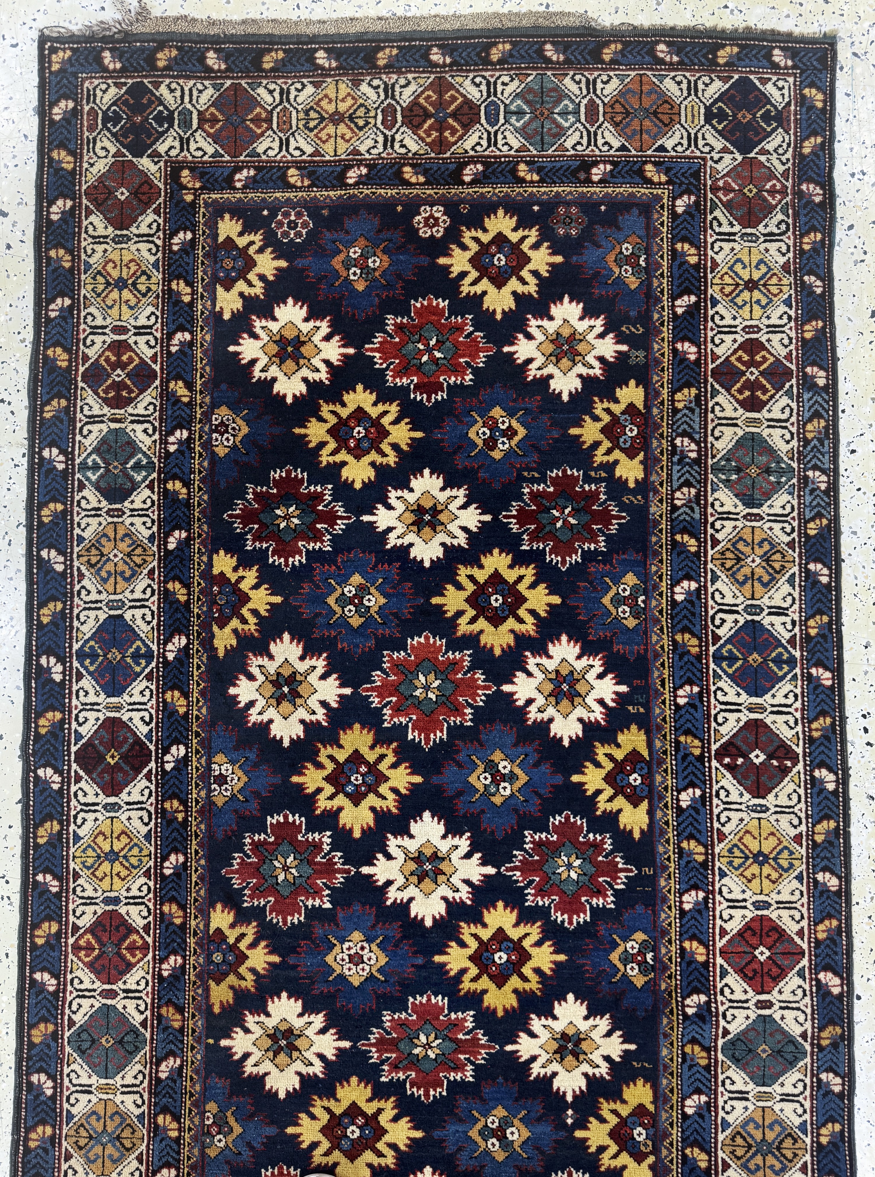 Detail a: Antiker Schirwan-Kazak, Kaukasus, 19:Jhd, Wolle auf Wolle, ca. 414 x 115 cm, EHZ: 2