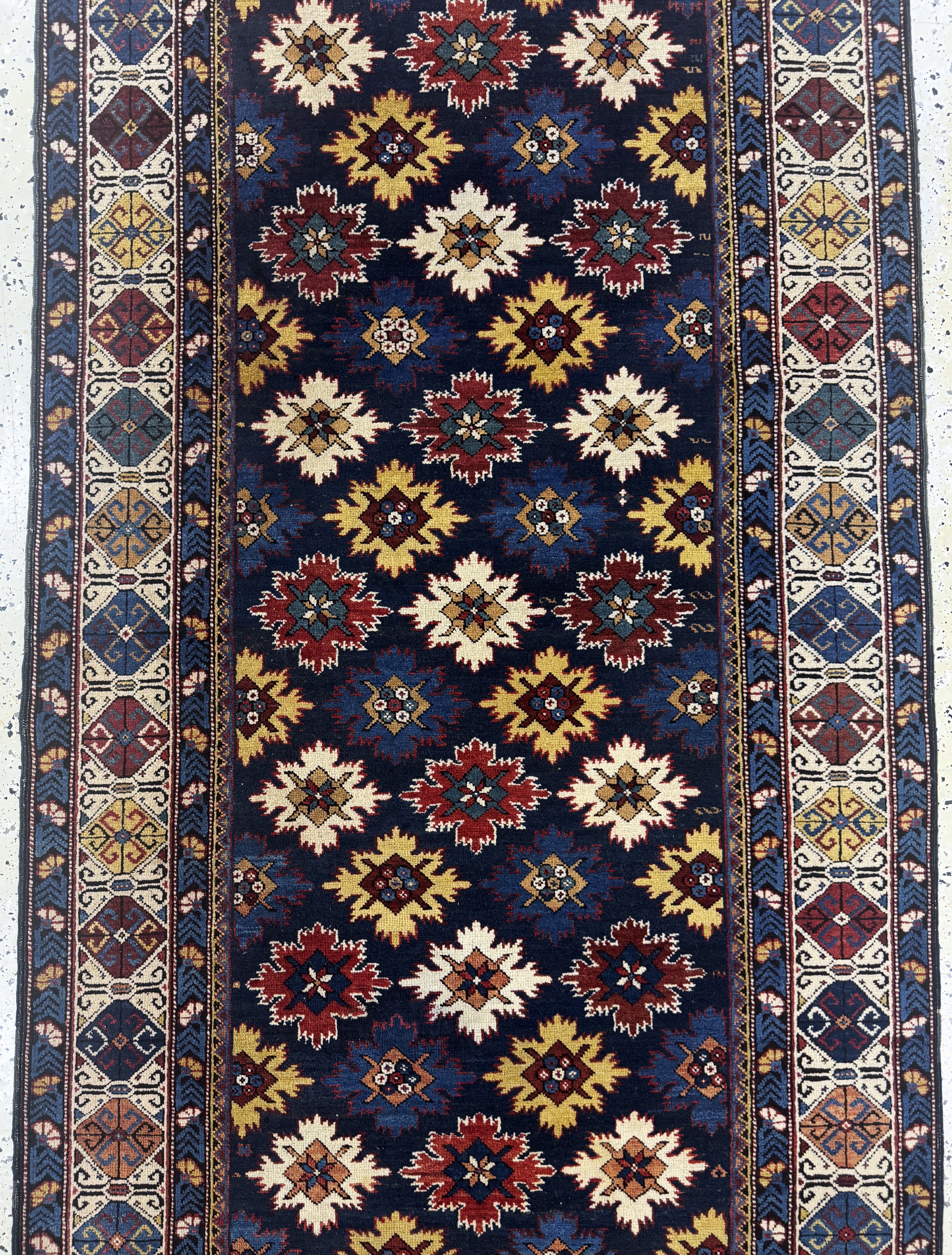 Detail b: Antiker Schirwan-Kazak, Kaukasus, 19:Jhd, Wolle auf Wolle, ca. 414 x 115 cm, EHZ: 2
