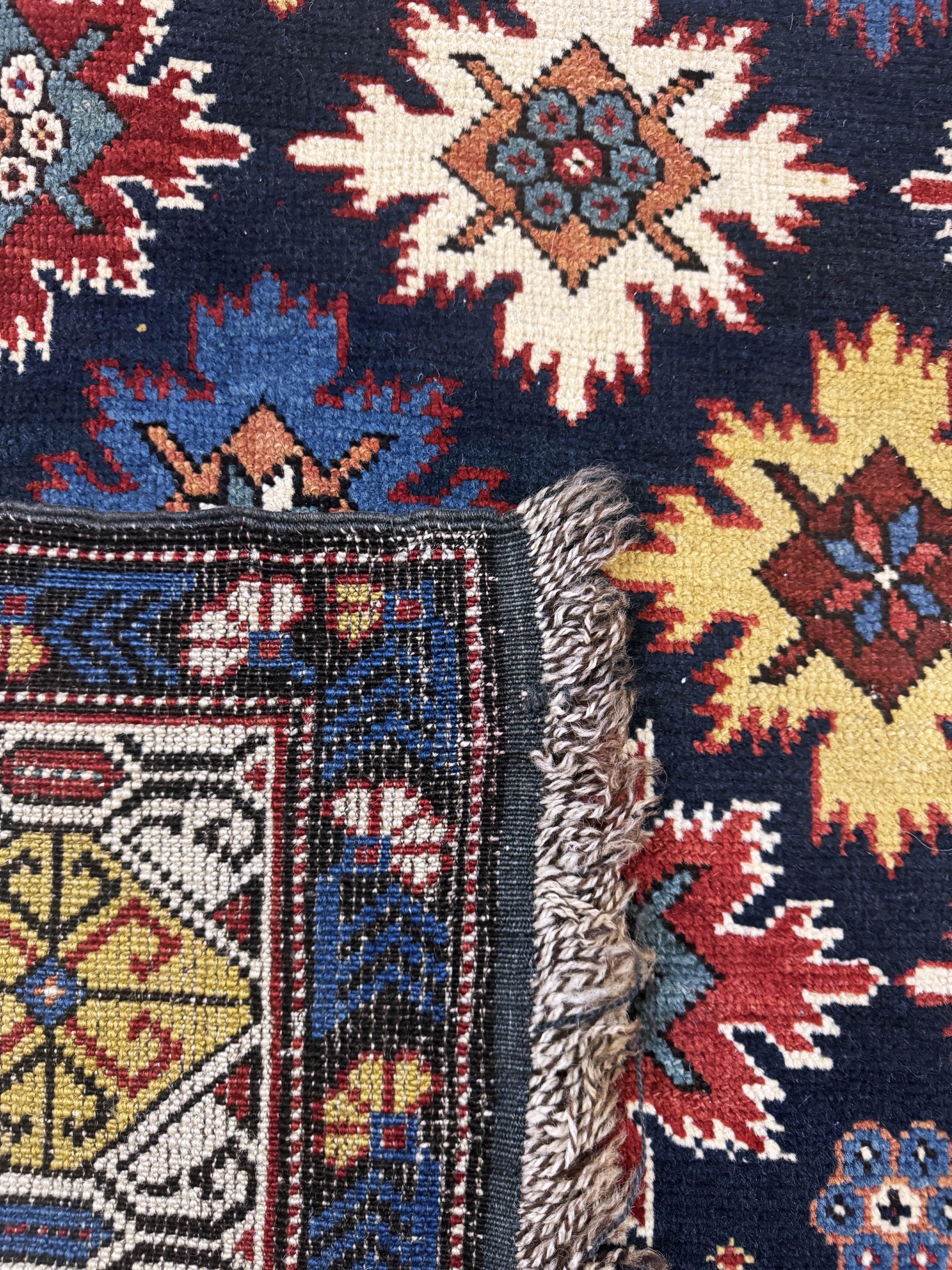 Detail g: Antiker Schirwan-Kazak, Kaukasus, 19:Jhd, Wolle auf Wolle, ca. 414 x 115 cm, EHZ: 2