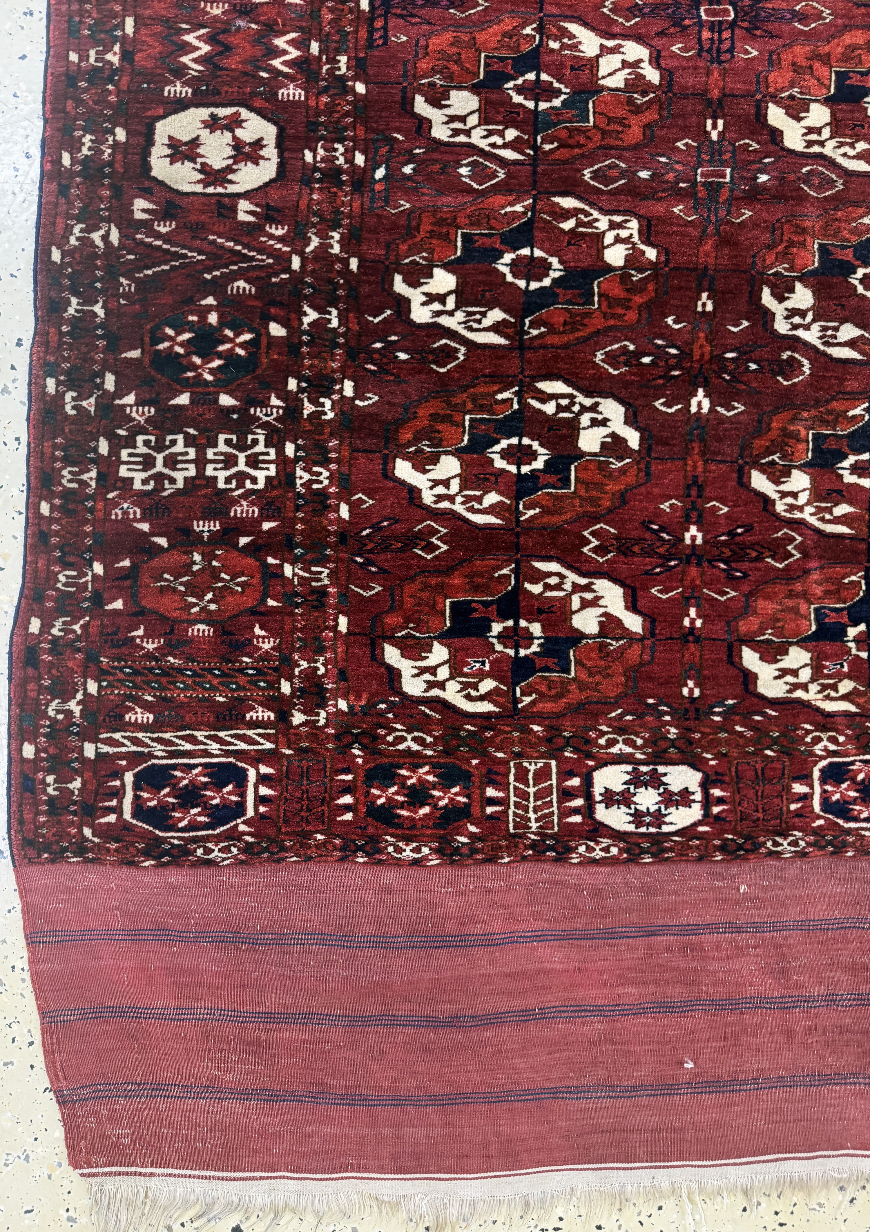 Detail b: Feine Tekke Hauptteppich antik, Turkmenistan, 19.Jhd, Wolle auf Wolle, ca. 260 x 185 cm, EHZ: 2
