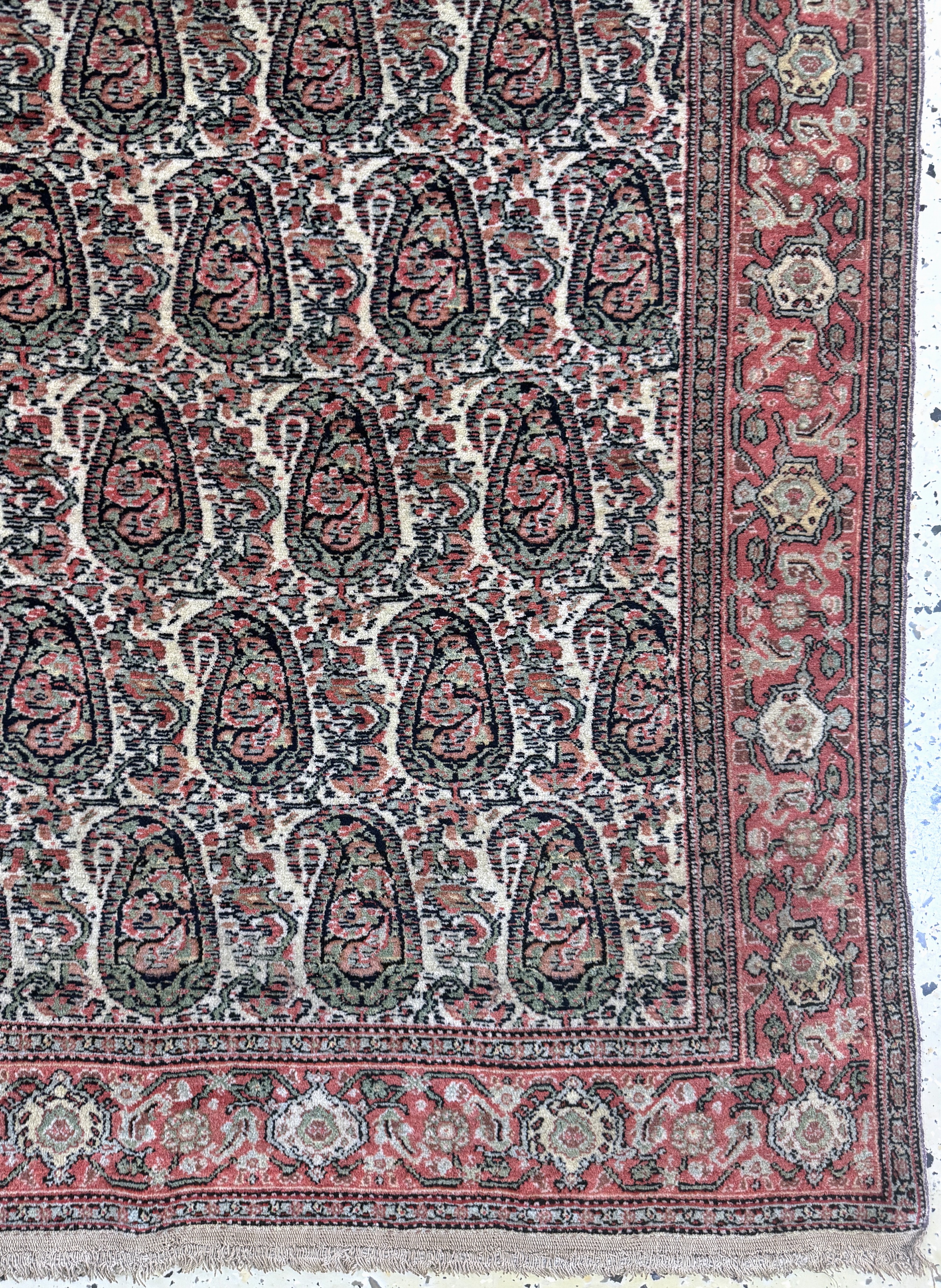 Detail c: Antiker Senneh fein, Persien, 19.Jhd, Wolleauf Baumwolle, ca. 190 x 130 cm, EHZ: 2