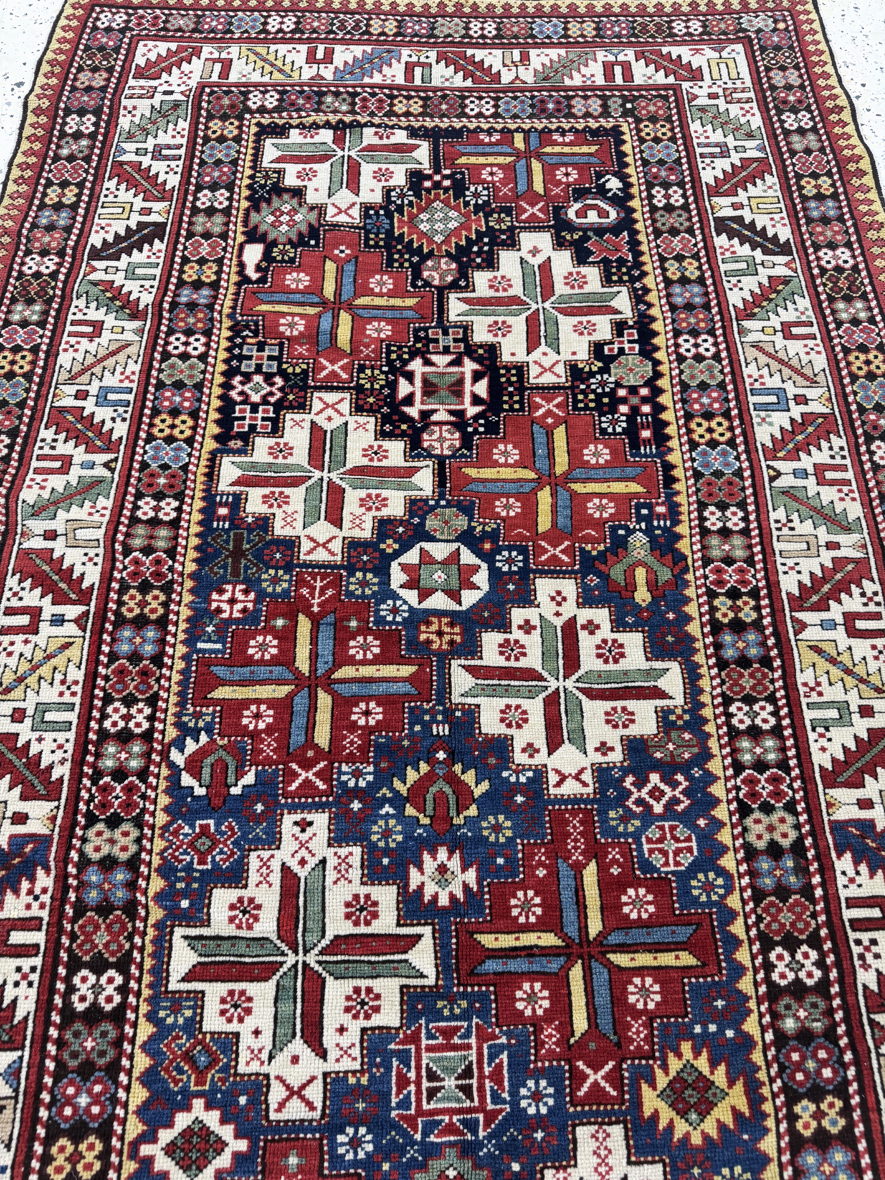 Detail e: Antiker Schirwan-Kazak, Kaukasus, 19.Jhd, Wolle auf Wolle, ca. 262 x 114 cm, EHZ: 2