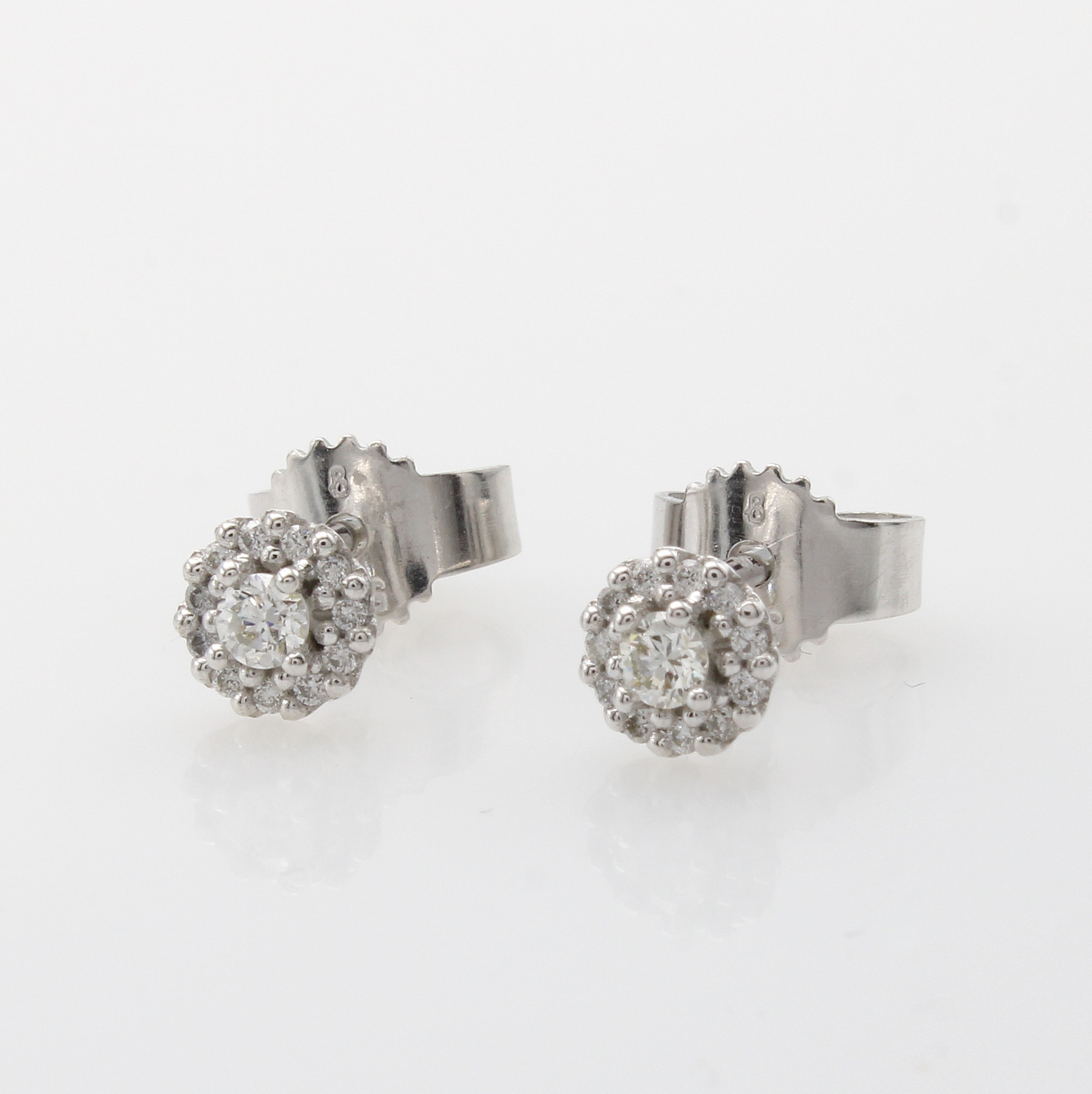 Image 27072946 - Paar Ohrstecker mit Brillanten, WG 585/000, Brill. zus. ca. 0.15 ct Weiß/si, runde Form ...