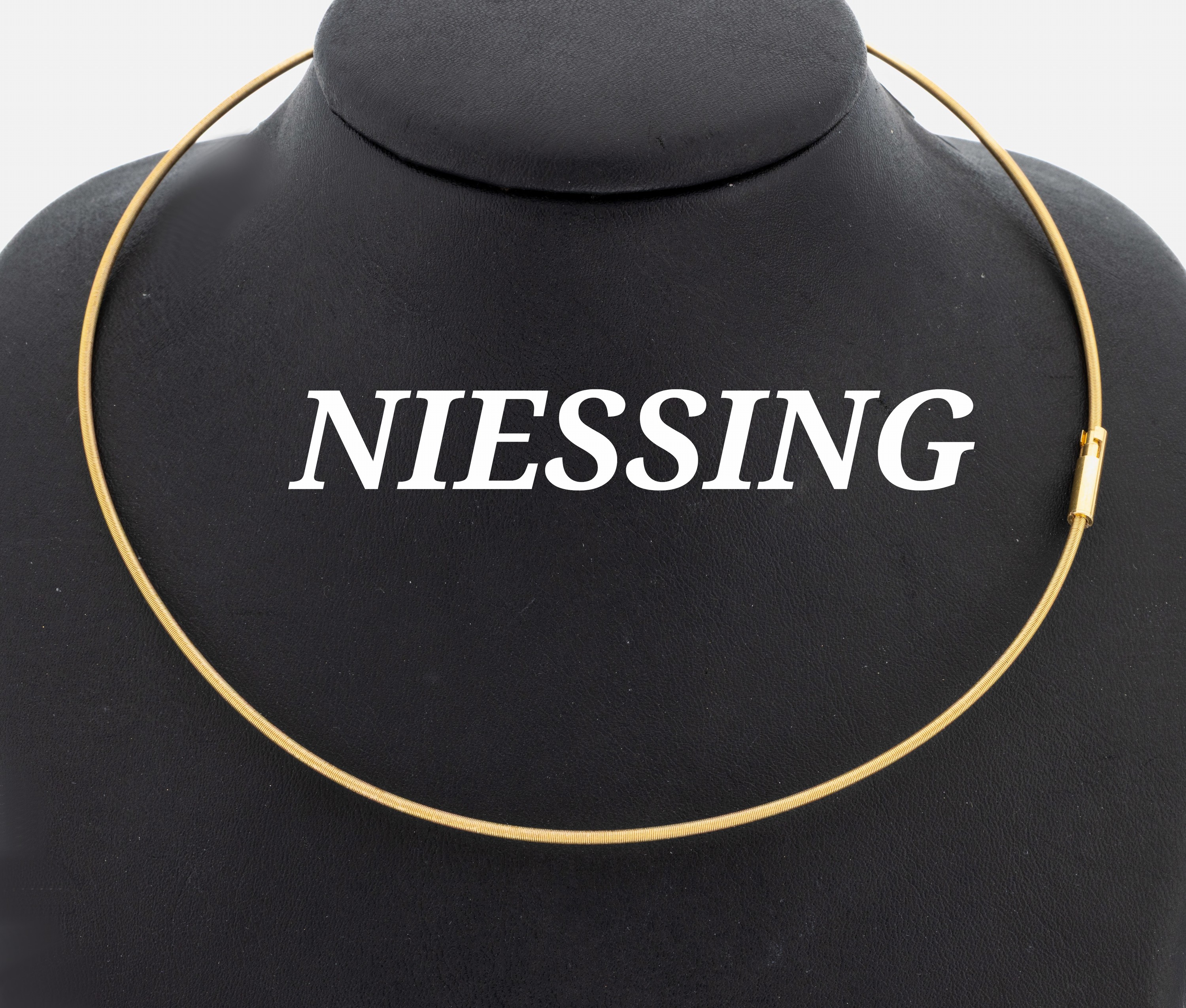 Image 27072957 - 18 kt Gold NIESSING Halsreif, GG 750/000, L. ca. 41 cm, D. ca. 1.7 mm, Steckschließe, ...