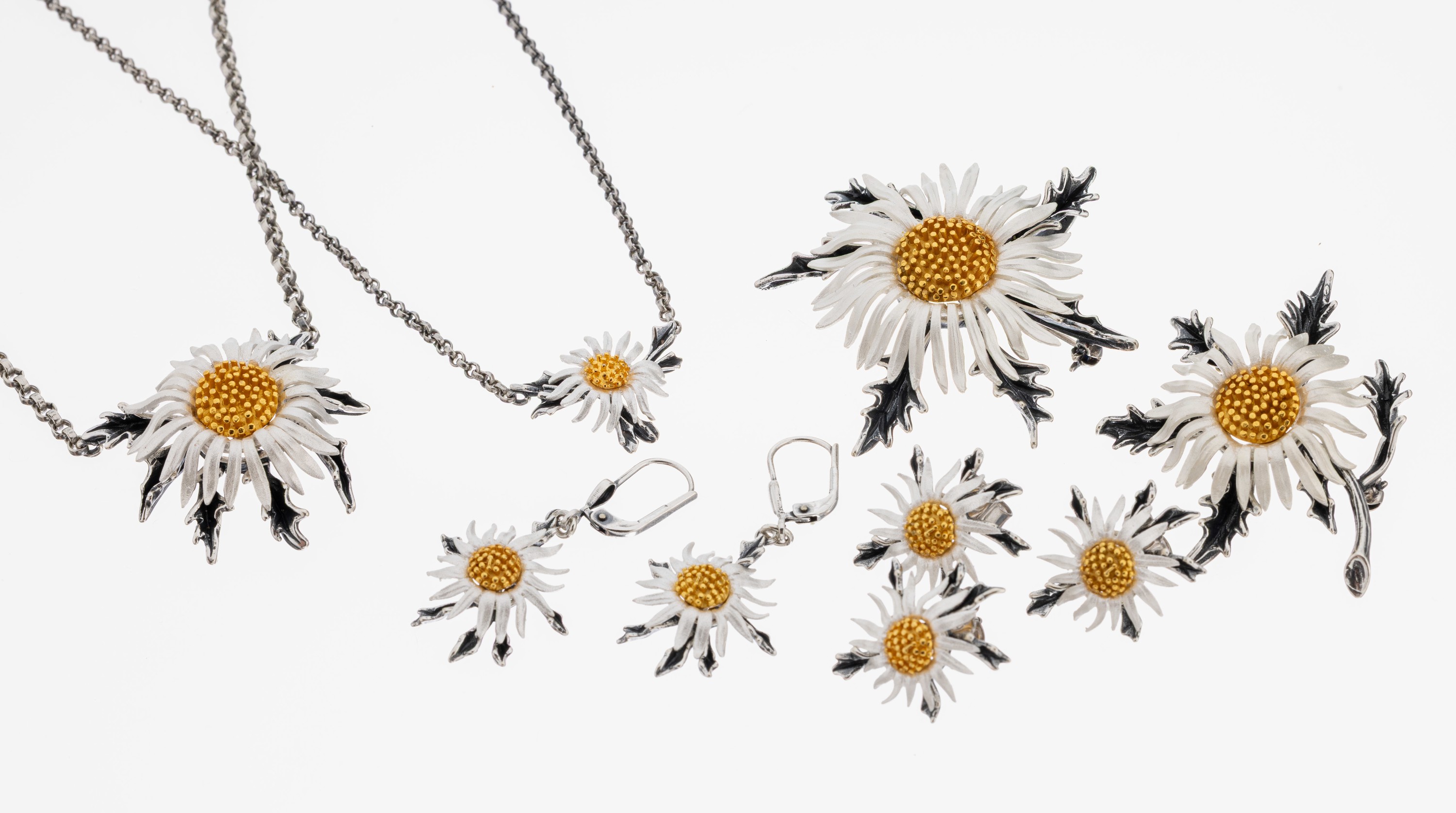 Schmuckset "Blüten", 925er Silber, teilverg., best. aus: 1 Collier, L. ca. 45 cm,Karabinerschließe, 1 Collier, L. ca. 46 cm, ...