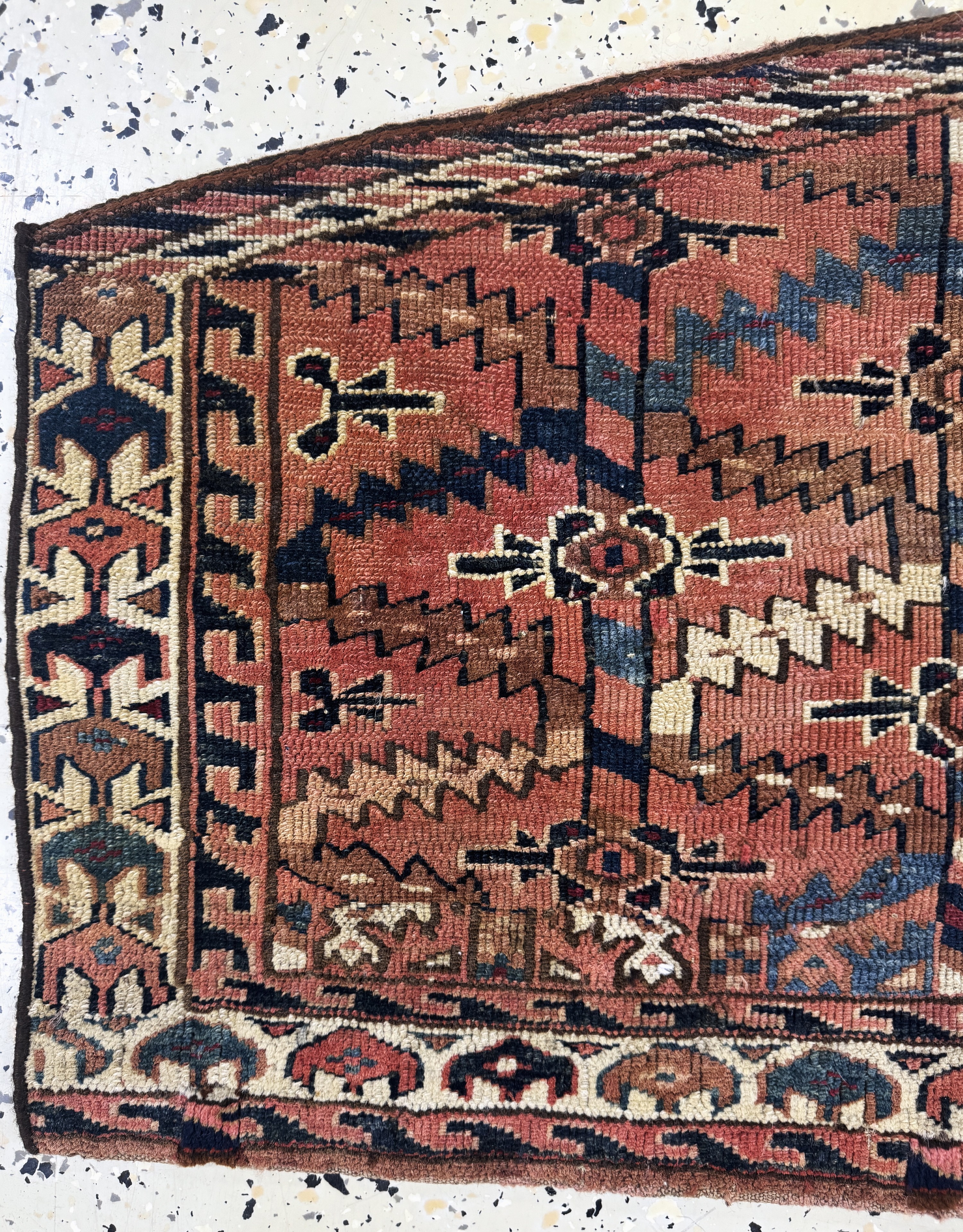 Detail b: Asmalyk antik, Turkmenistan, 19.Jhd, Wolle auf Wolle, ca. 70 x 46 cm, EHZ: 3(restauriert)