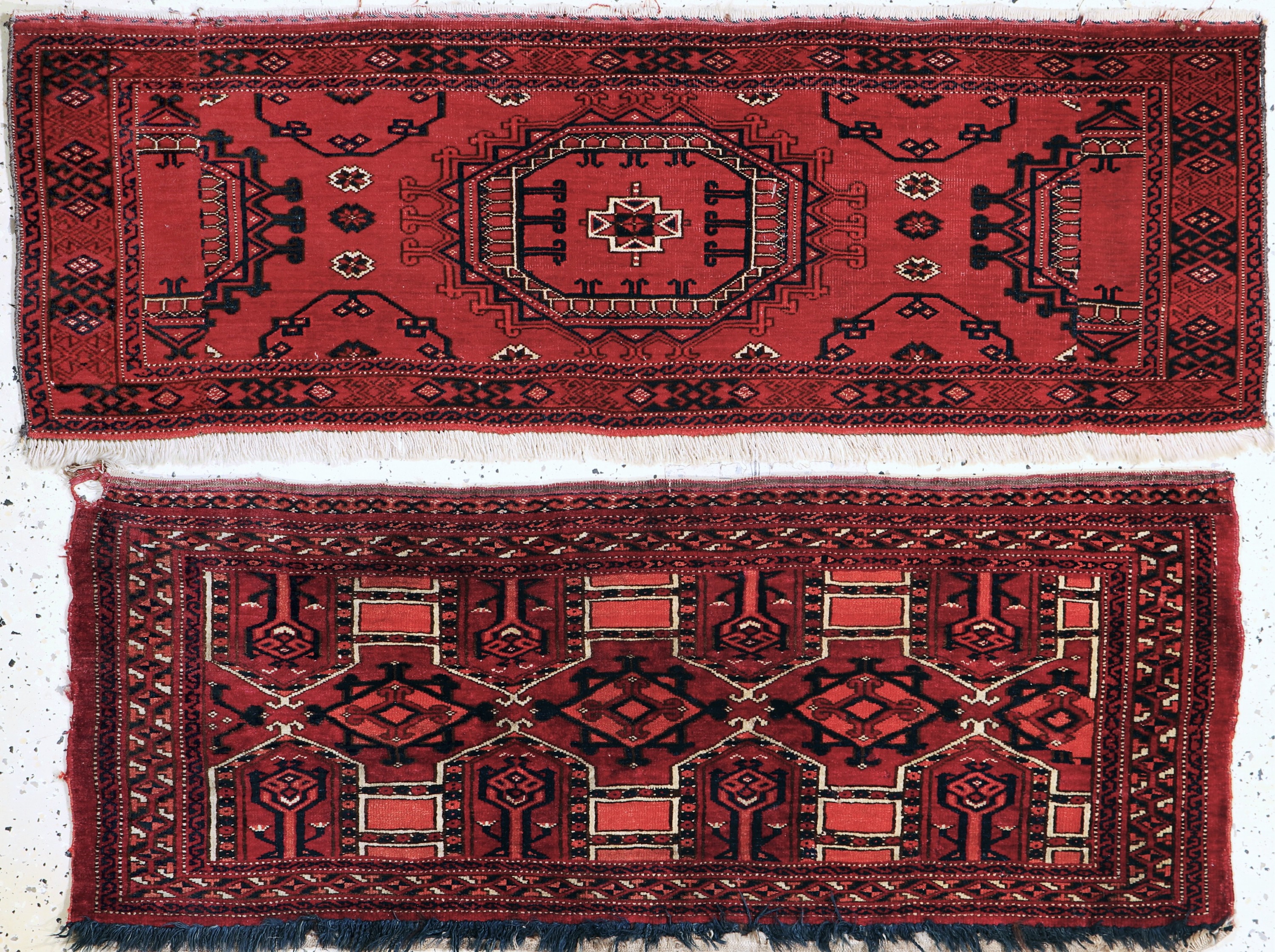 Image 27072991 - 2 Lots Torba antik, Turkmenistan, 19.Jhd, Wolle auf Wolle, ca. 133 x 45 cm, EHZ: 3 ...