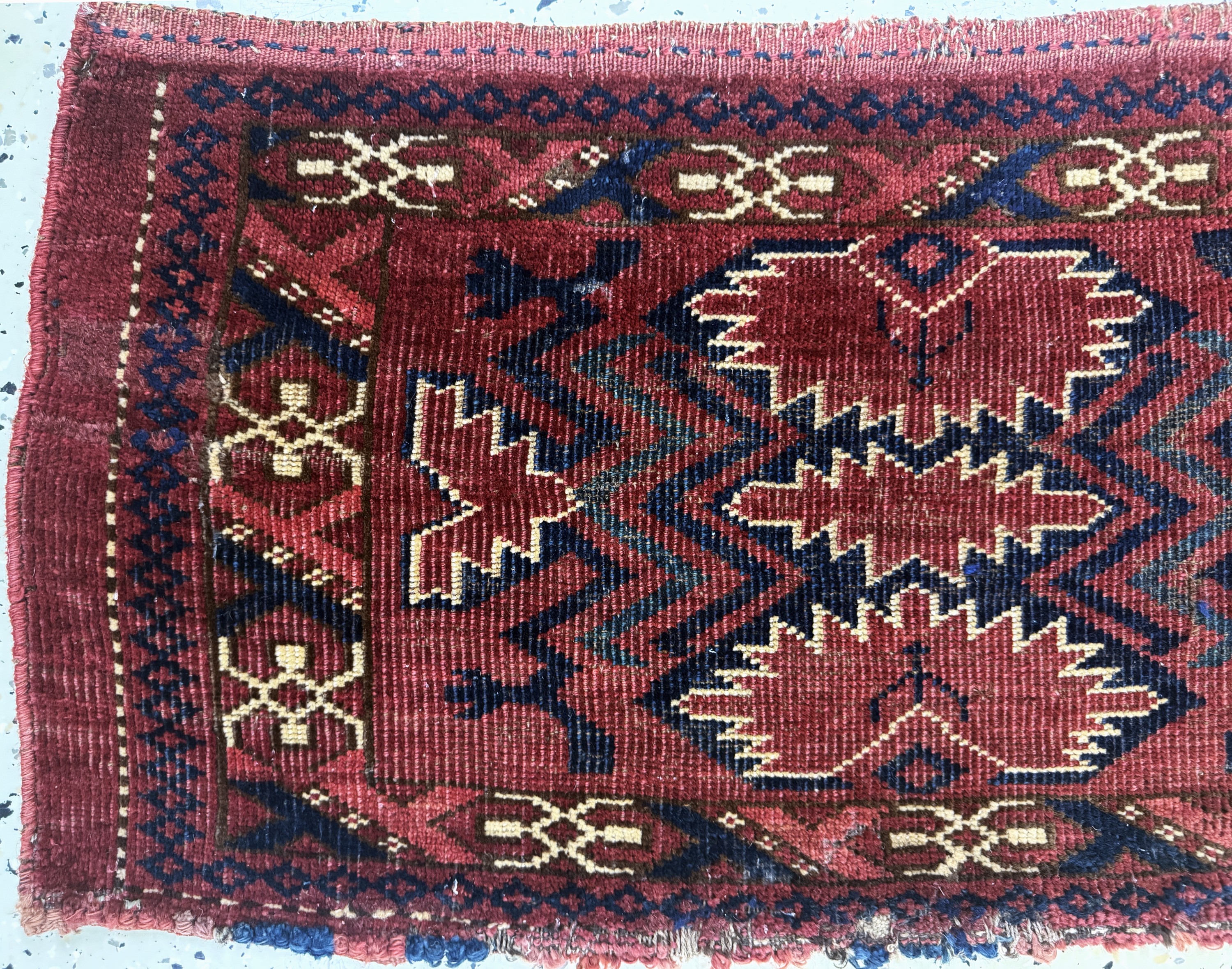 Detail b: Beschir Torba antik, Turkmenistan, 19.Jhd, Wolle auf Wolle, ca. 90 x 45 cm, EHZ: 3-4