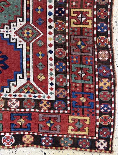 27072906a - Antiker Kazak, Kaukasus, 19.Jhd, Wolle auf Wolle, ca. 165 x 140 cm, EHZ: 2-3 ...