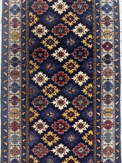 27072910c - Antiker Schirwan-Kazak, Kaukasus, 19:Jhd, Wolle auf Wolle, ca. 414 x 115 cm, EHZ: 2 ...