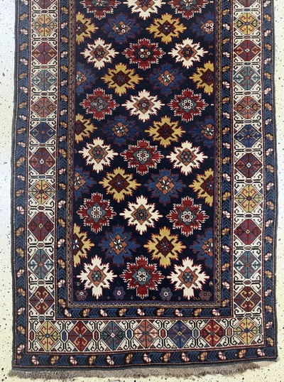 27072910d - Antiker Schirwan-Kazak, Kaukasus, 19:Jhd, Wolle auf Wolle, ca. 414 x 115 cm, EHZ: 2 ...