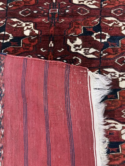 27072919g - Feine Tekke Hauptteppich antik, Turkmenistan, 19.Jhd, Wolle auf Wolle, ca. 260 x 185 cm, ...