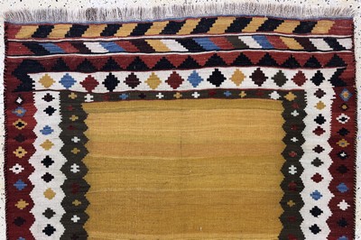 27072932a - Ghaschgai Kelim, Persien, Anfang 20.Jhd, Wolle auf Wolle, ca. 199 x 133 cm, EHZ: 2 ...