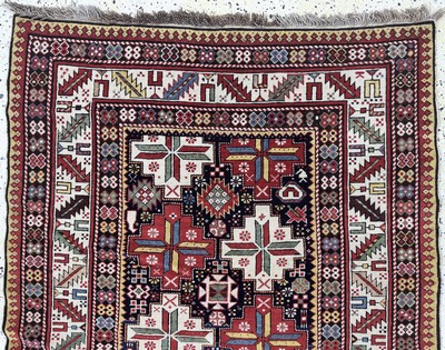 27072937a - Antiker Schirwan-Kazak, Kaukasus, 19.Jhd, Wolle auf Wolle, ca. 262 x 114 cm, EHZ: 2 ...