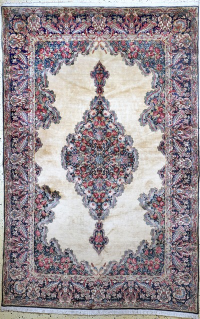 Image Kerman Kork fein, Persien, Mitte 20.Jhd, Korkwolle auf Baumwolle, ca. 274 x 180 cm, ...