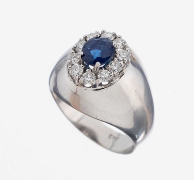 Image 14 kt Gold Saphir-Brillant-Ring, WG 585/000, mittig erhaben gefasster ovalfacett. ...