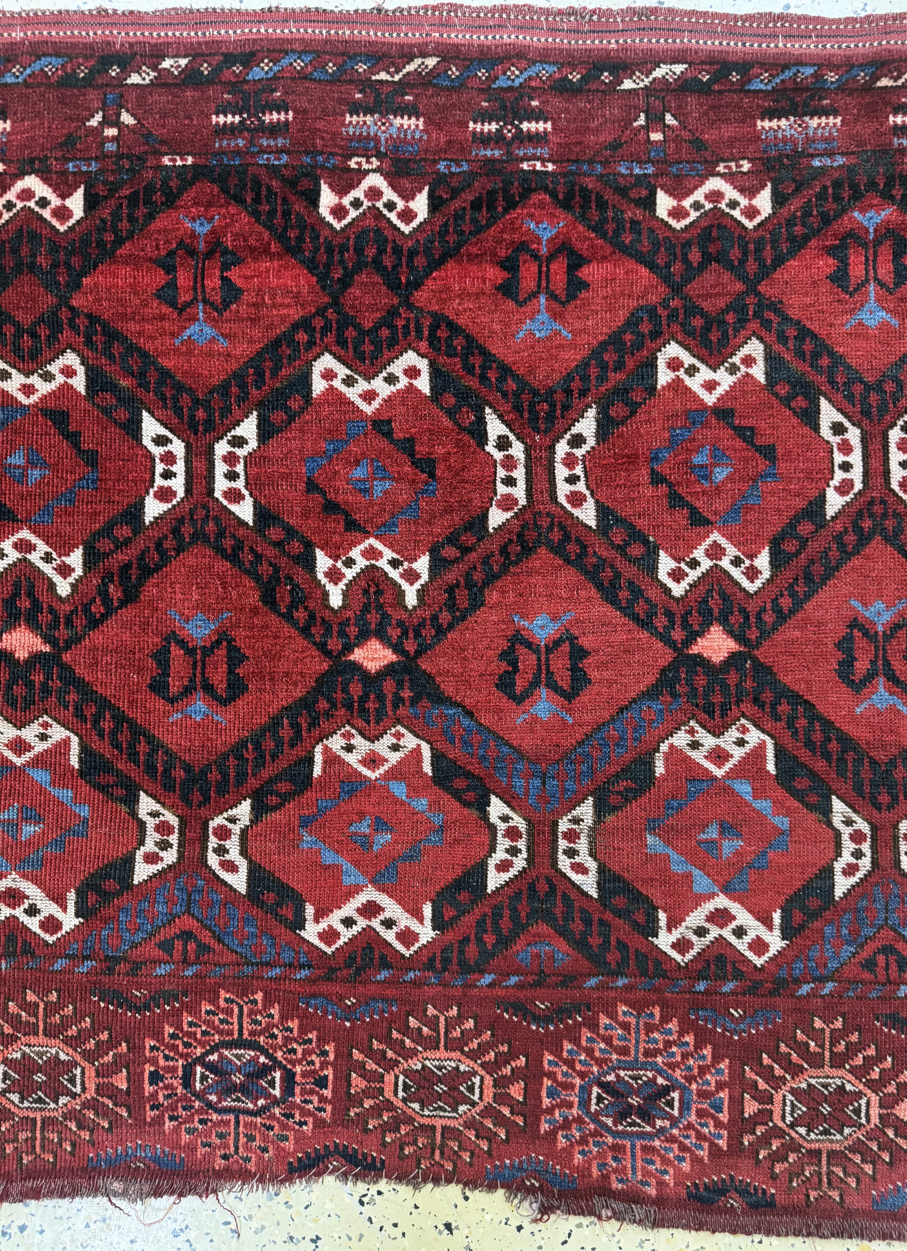 Detail b: Beschir Tschowal antik, Turkmenistan, 19.Jhd, Wolle auf Wolle, ca. 170 x 100 cm, EHZ: 3-4