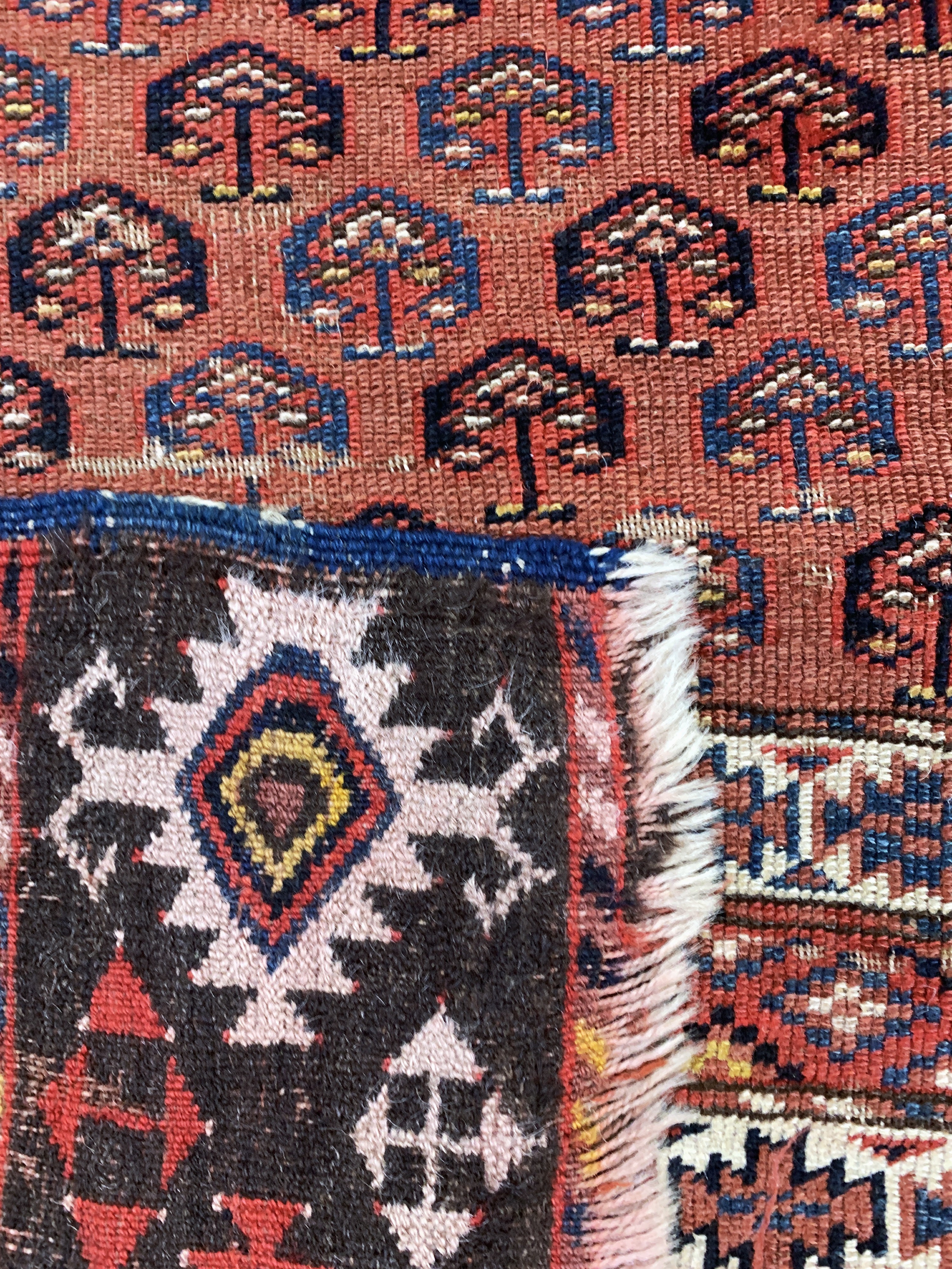 Detail f: Yomud"Engsi"antik, Turkmenistan, 19.Jhd, Wolle auf Wolle, ca. 160 x 150 cm, EHZ: 3-4