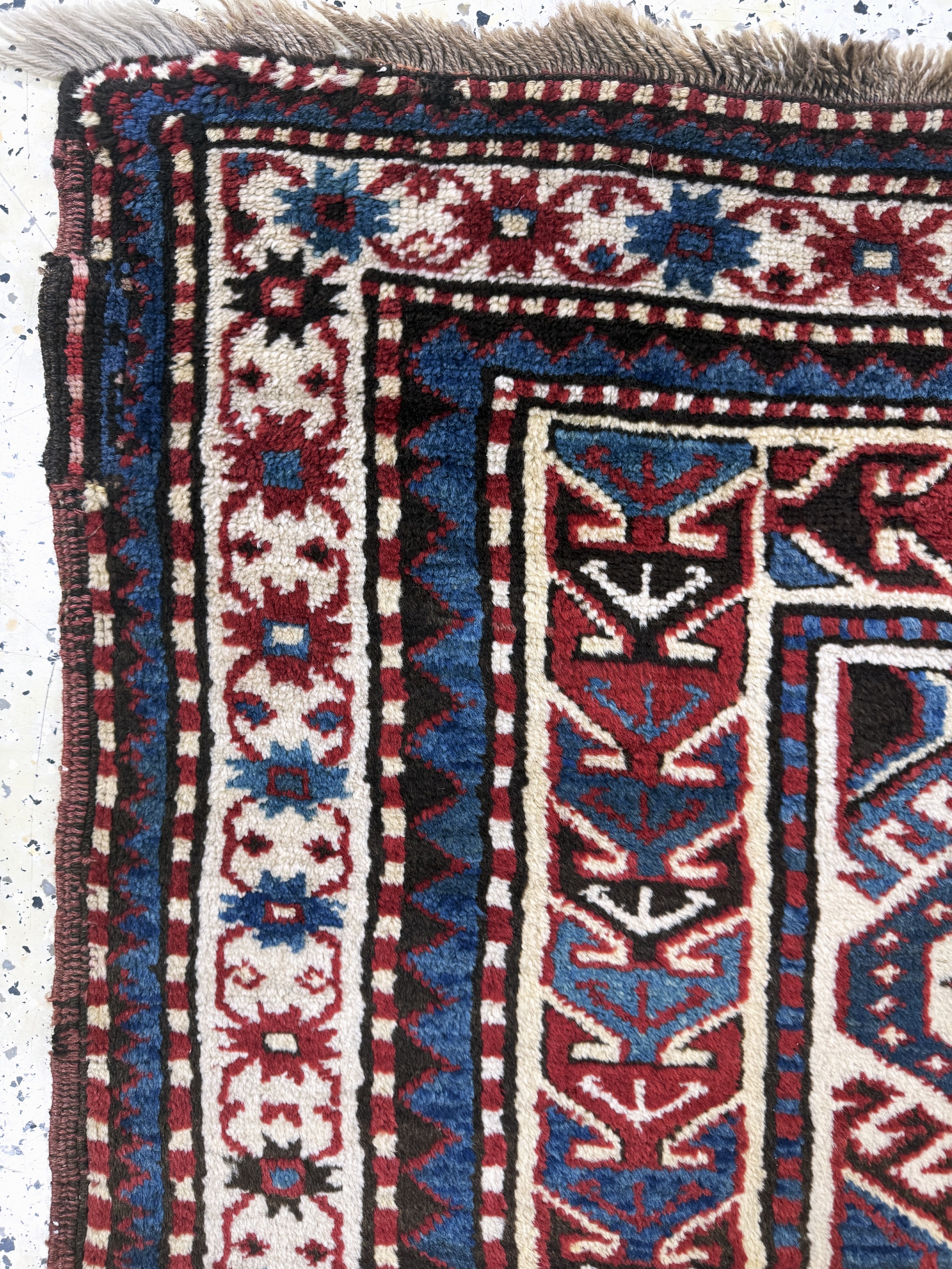 Detail d: Antiker"Mogan"Kazak, Kaukasus, 19.Jhd, Wolle auf Wolle, ca. 260 x 140 cm, EHZ: 2-3(restauriert)