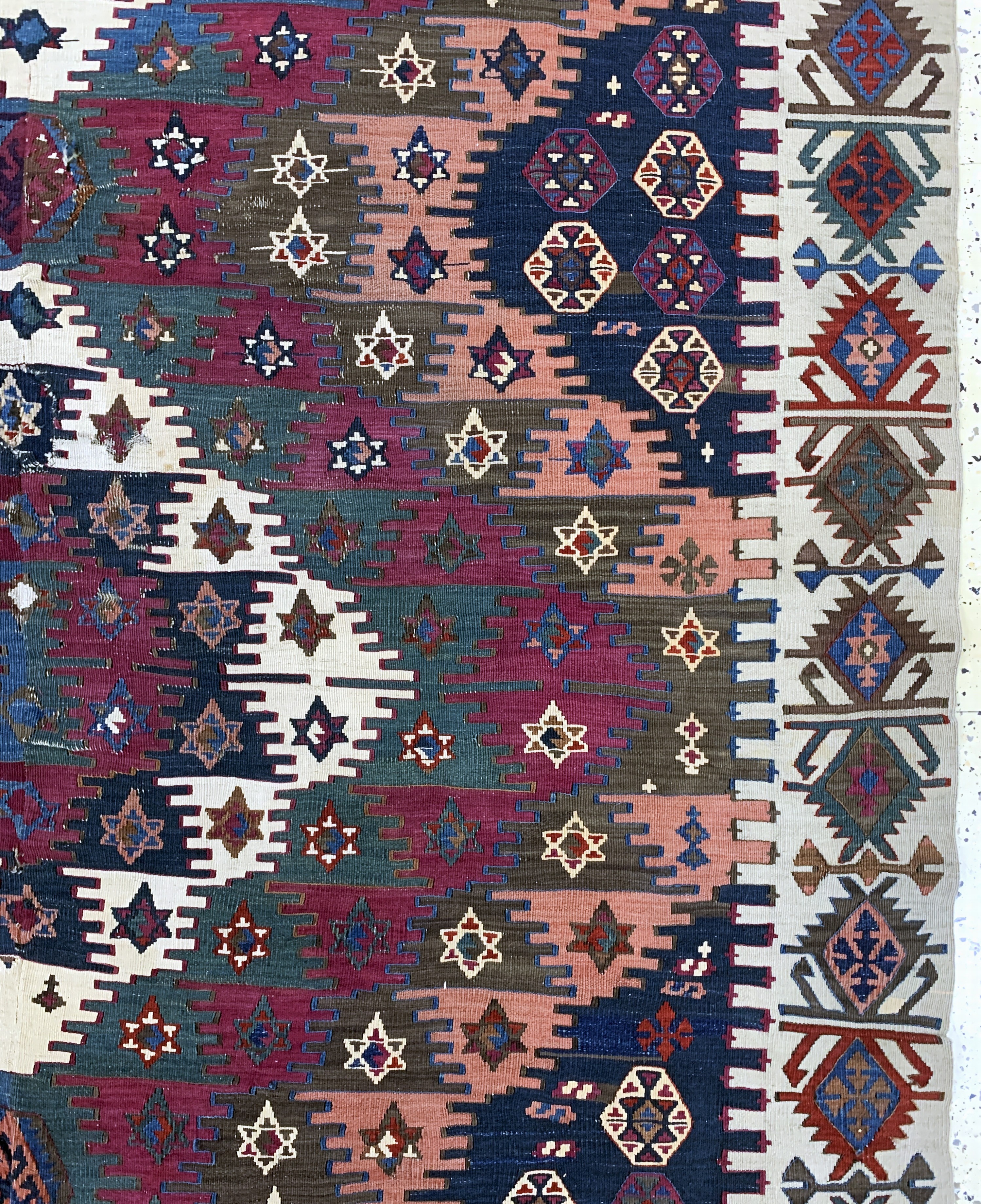 Detail d: Aydin Kelim antik, Türkei, 19.Jhd, Wolle auf Wolle, ca. 270 x 185 cm, EHZ: 3(restauriert)
