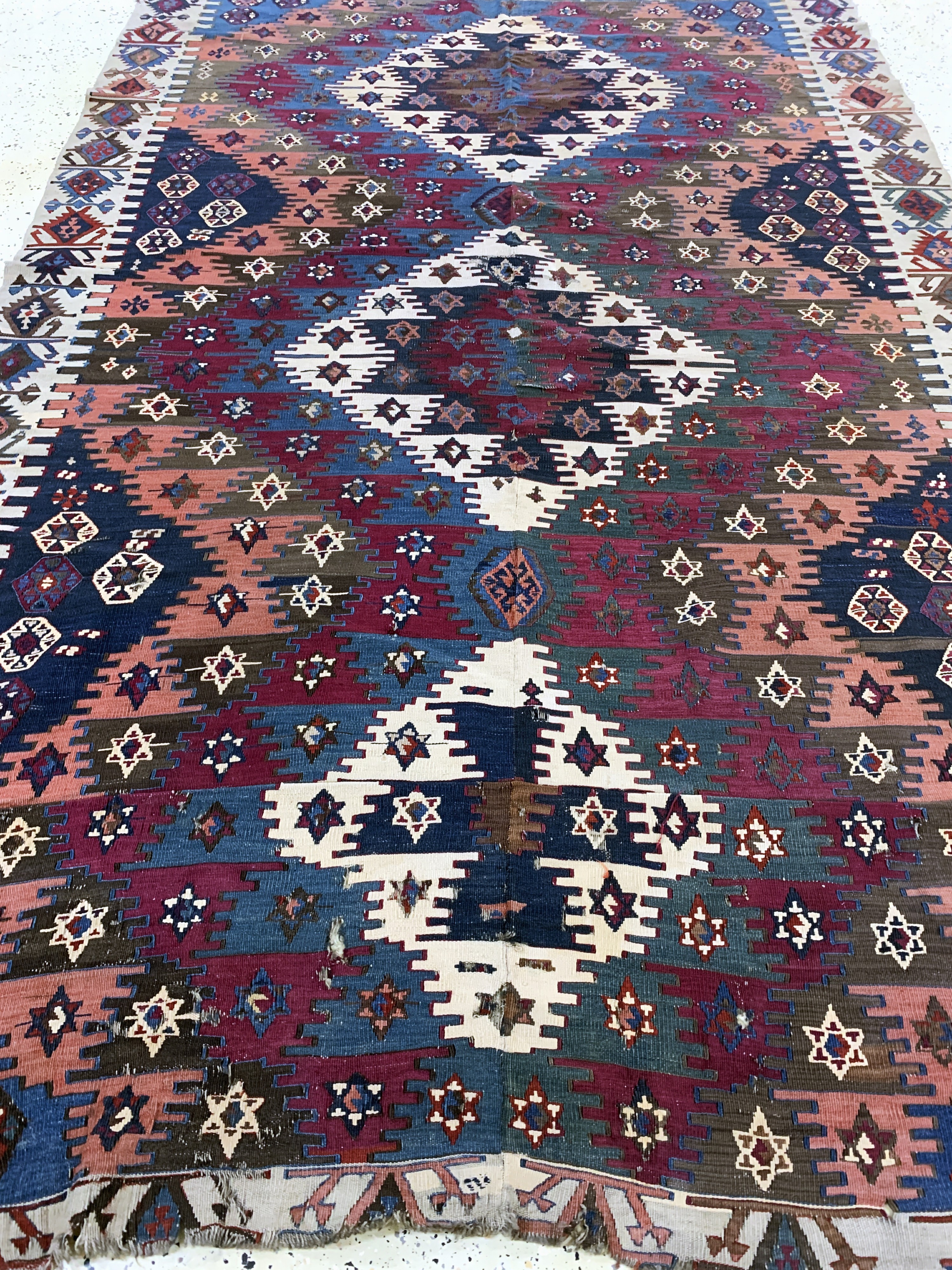 Detail g: Aydin Kelim antik, Türkei, 19.Jhd, Wolle auf Wolle, ca. 270 x 185 cm, EHZ: 3(restauriert)