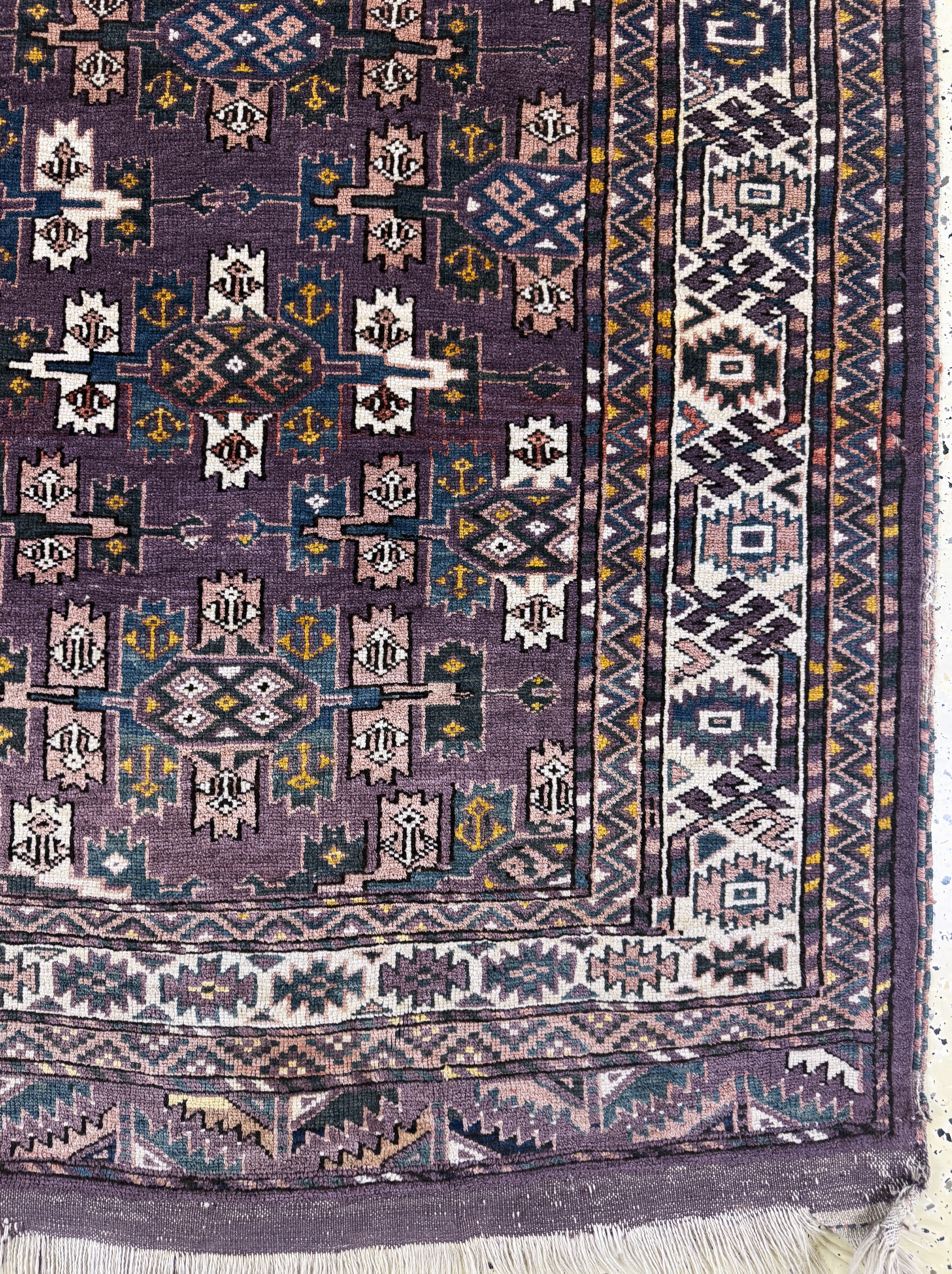 Detail a: Yomud antik, Turkmenistan, um 1900, Wolle auf Wolle, ca. 248 x 170 cm, EHZ: 2(restauriert)
